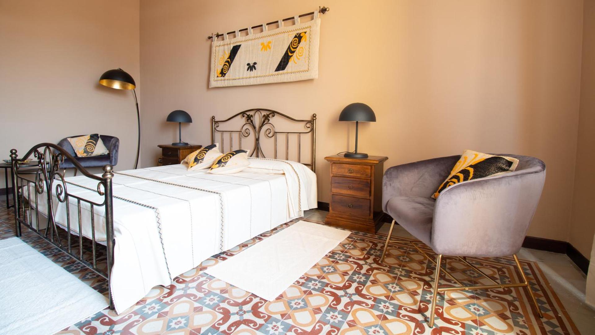 Double Room with Private Bathroom - Photo 7