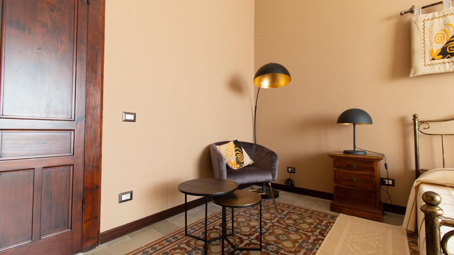 Double Room with Private Bathroom - Photo 15