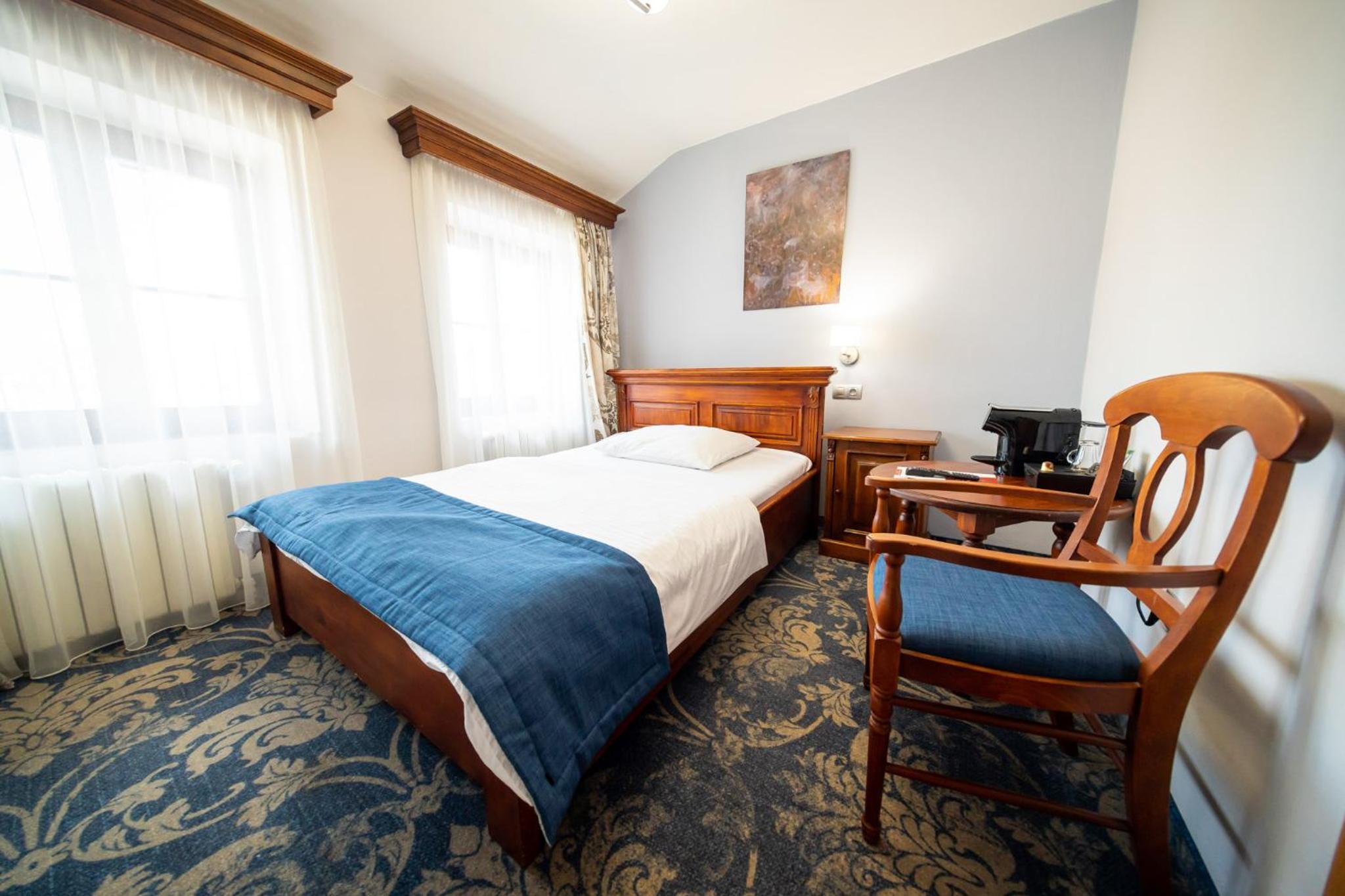 Single Room with Private Bathroom photo 1