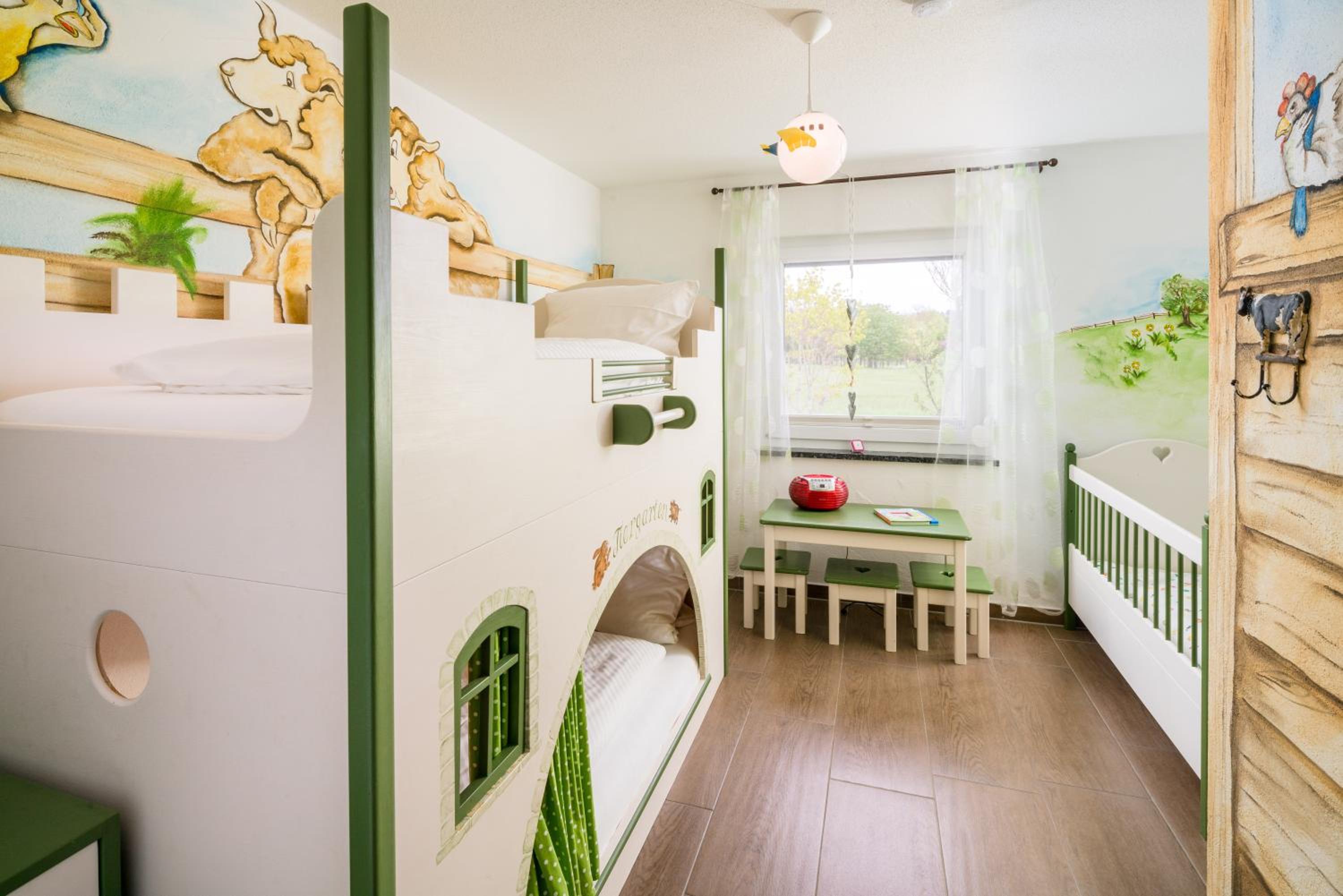 Apartment Hufeisen mit zwei Schlafzimmern und Terrasse