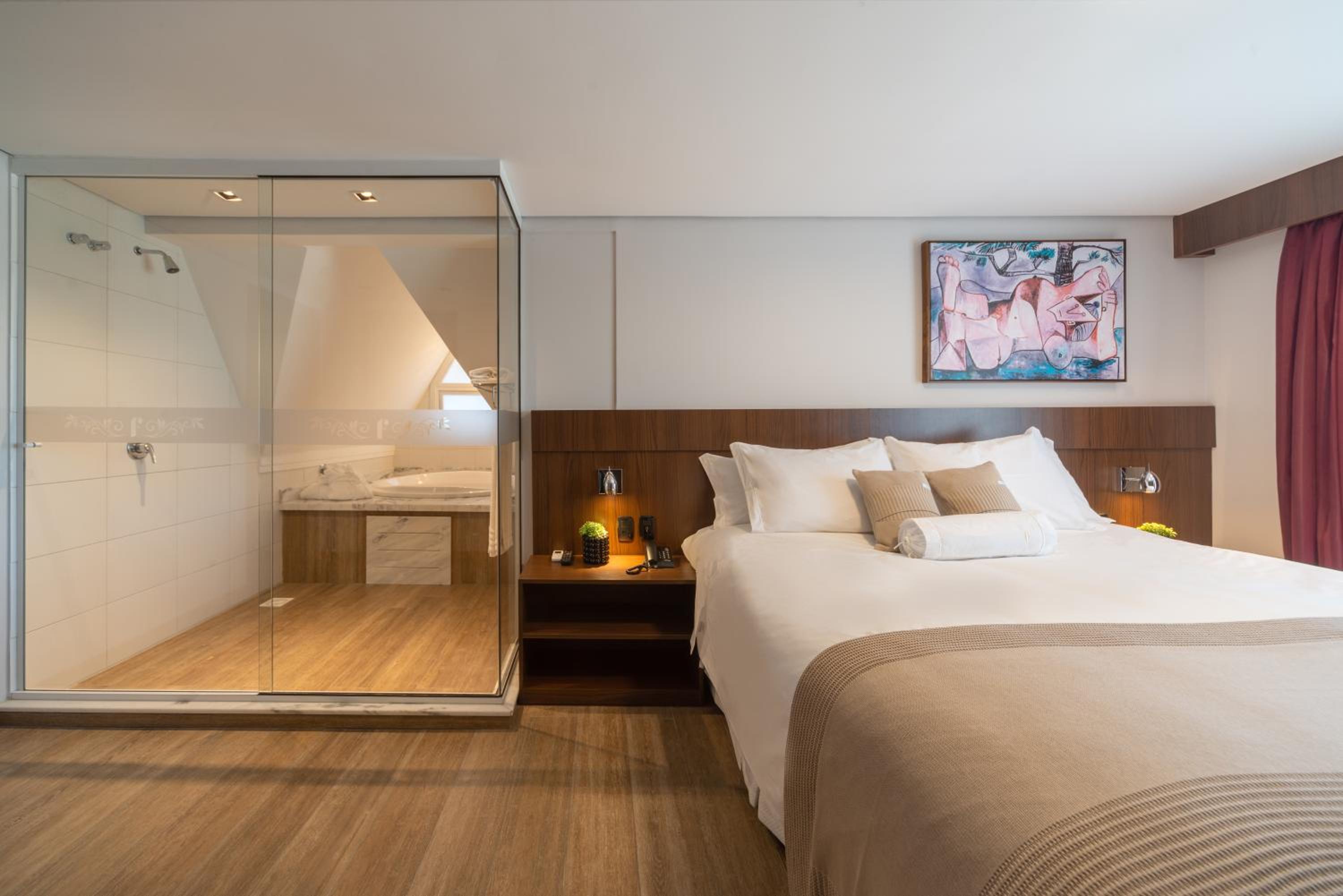 Suite with Hot Tub