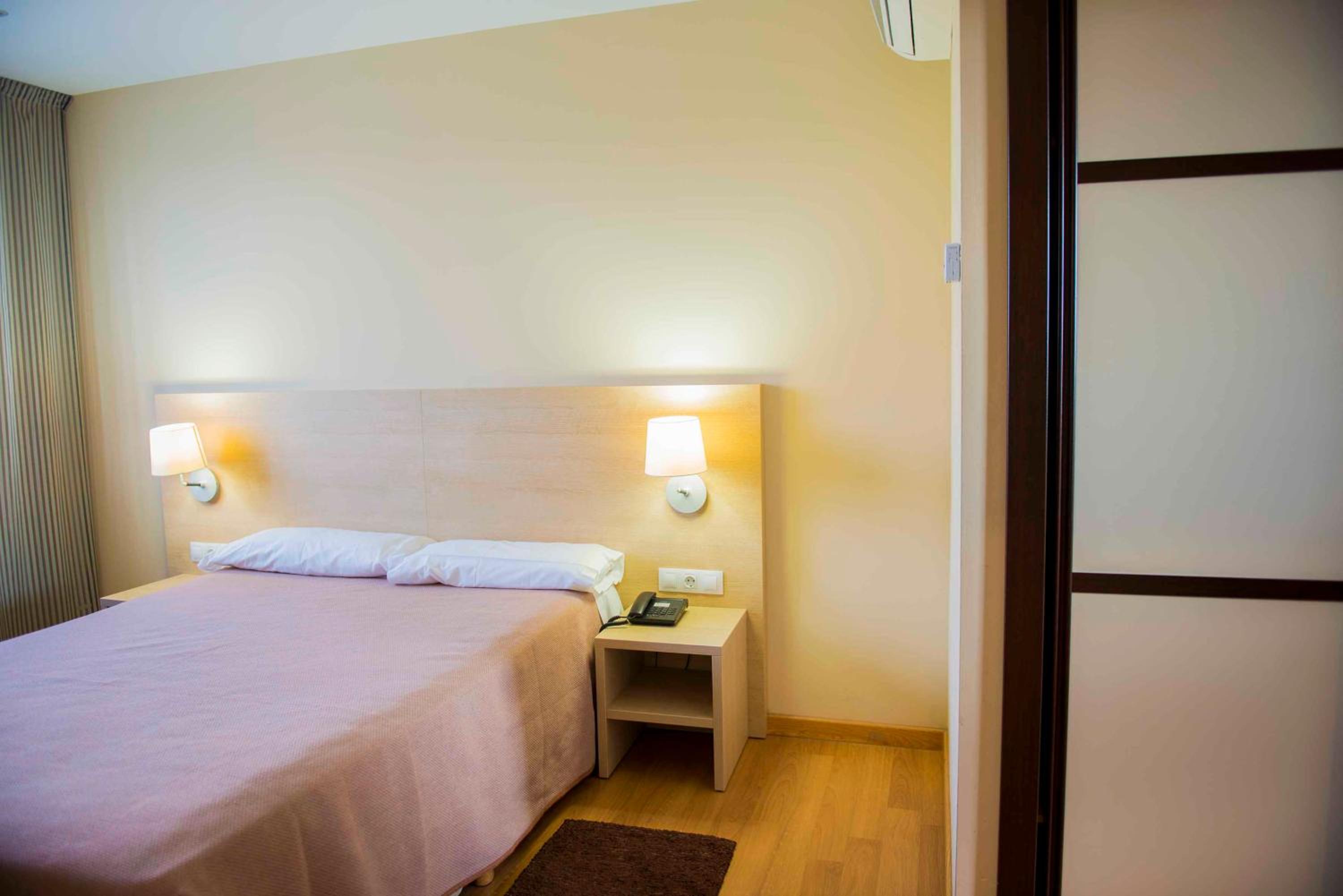 Double Room - Disability Access - Photo 4