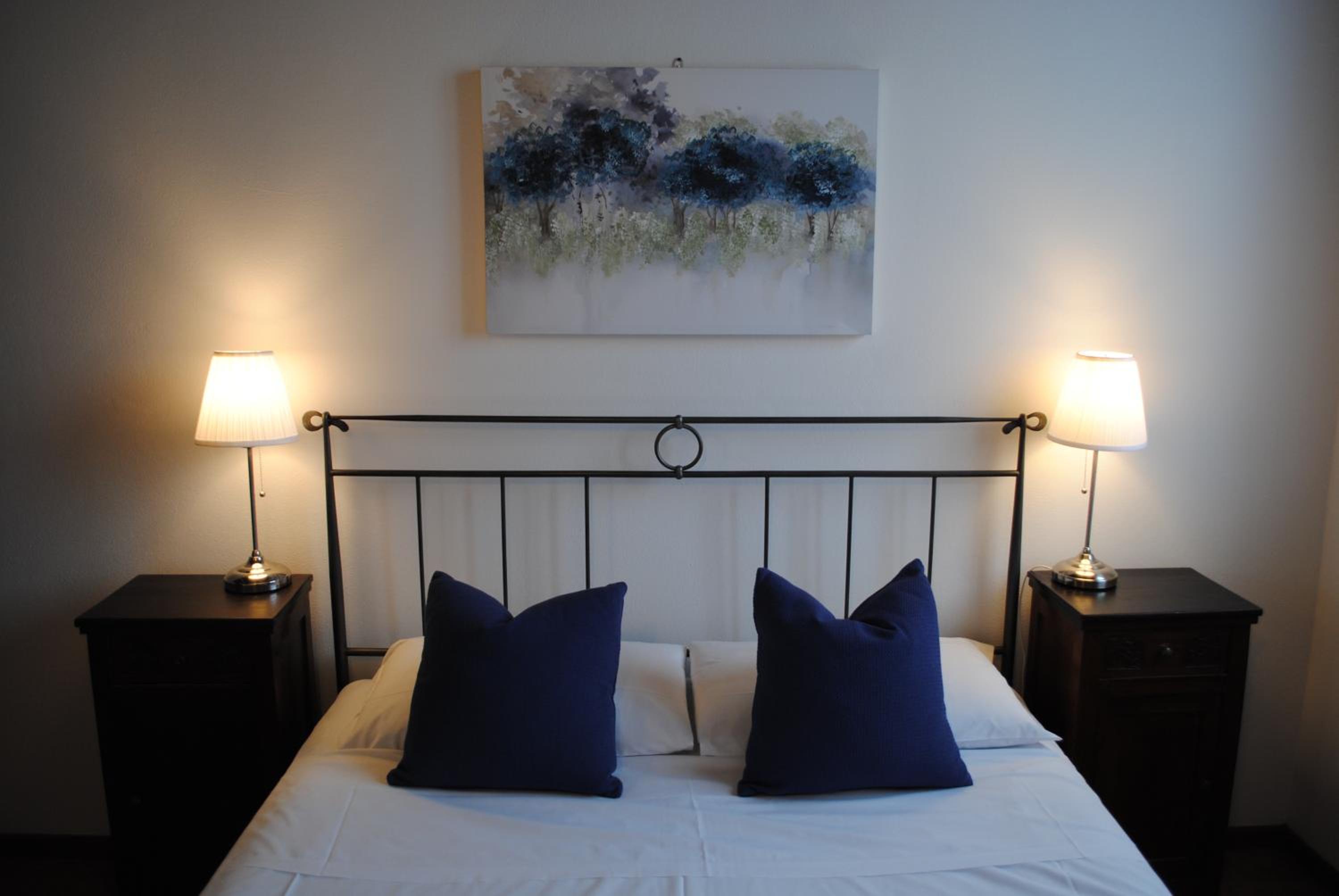 Double Room with Private Bathroom - Photo 2