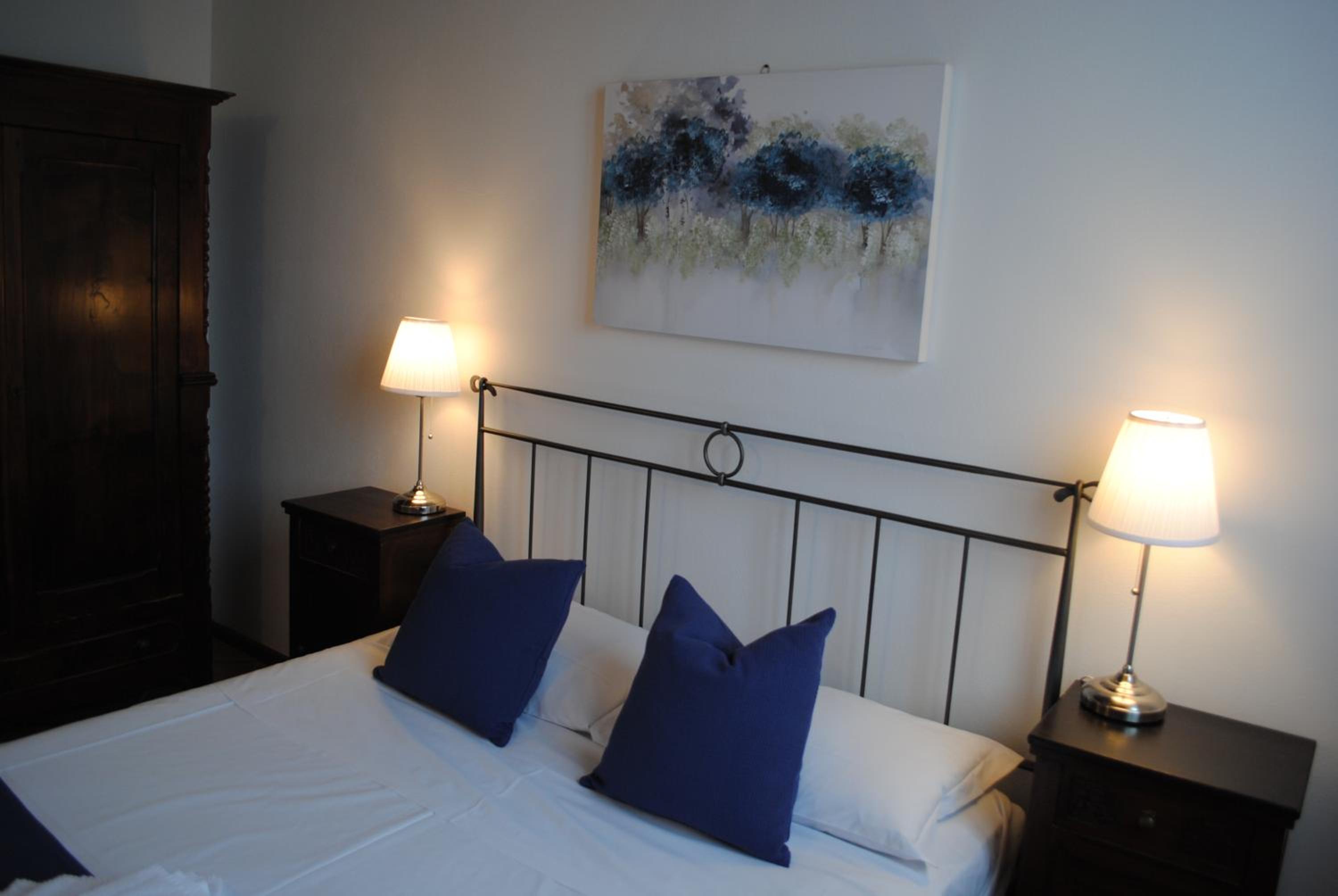 Double Room with Private Bathroom - Photo 3