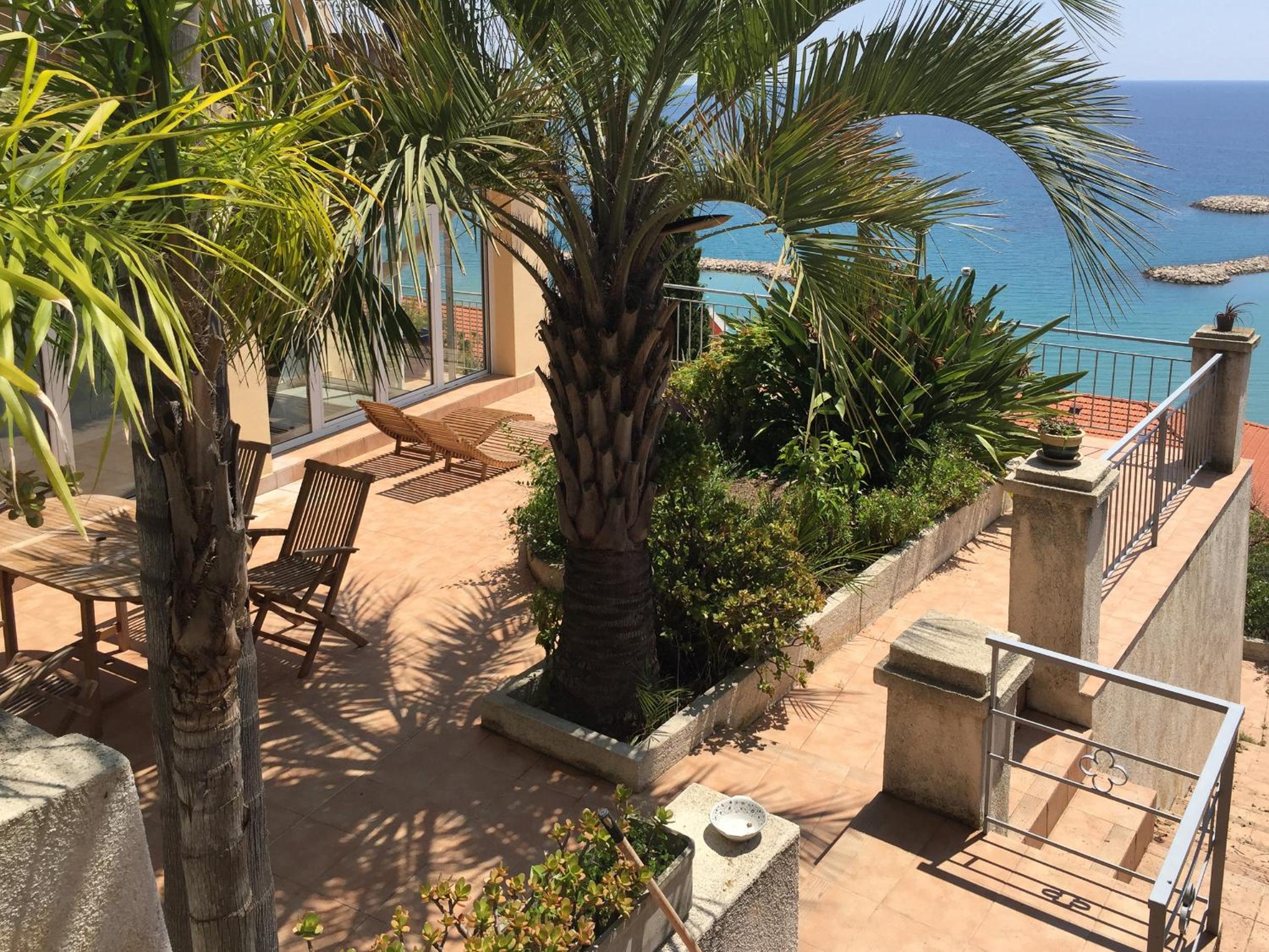 Studio with Sea View