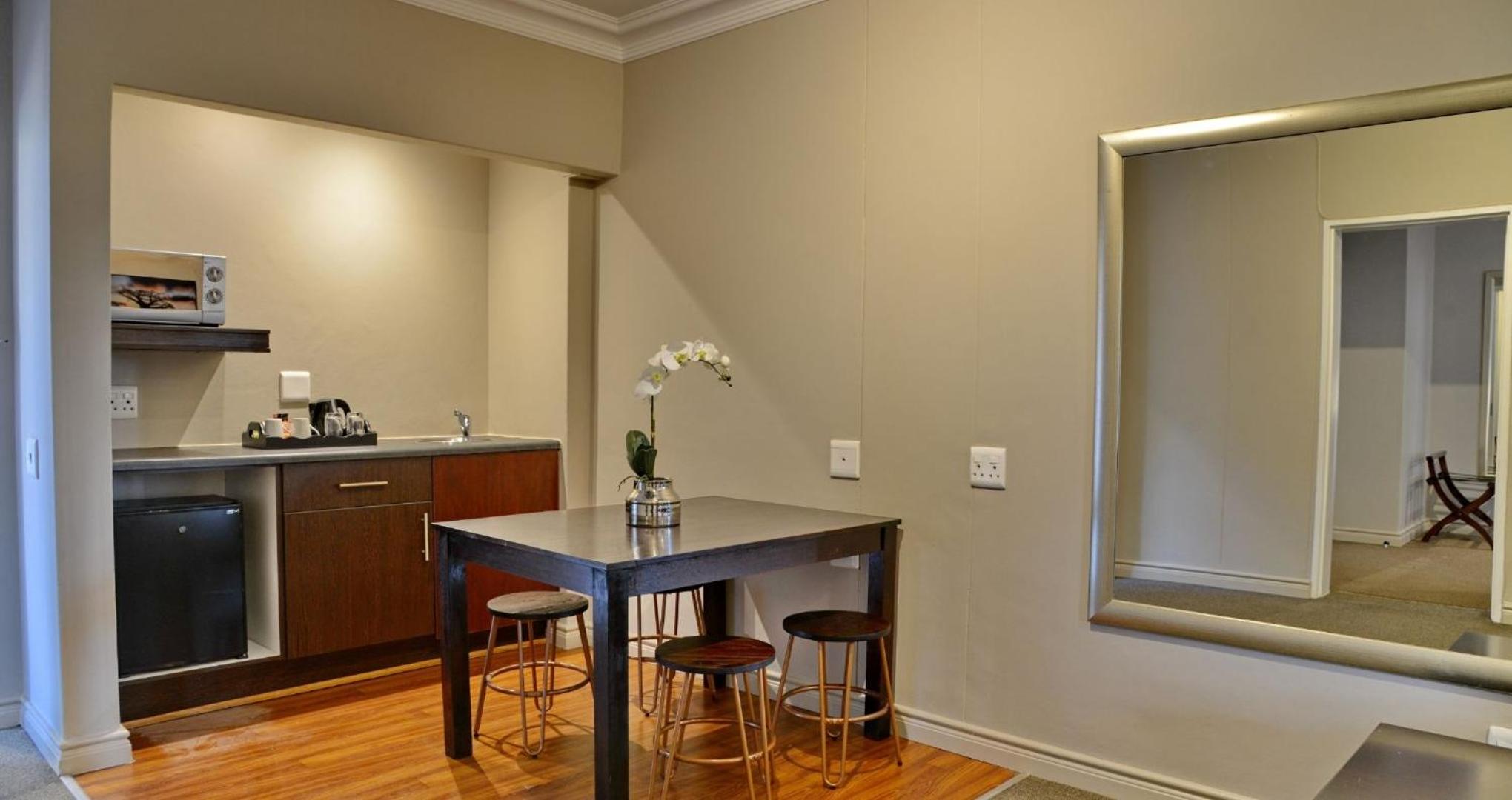 Executive Apartment - Photo 4