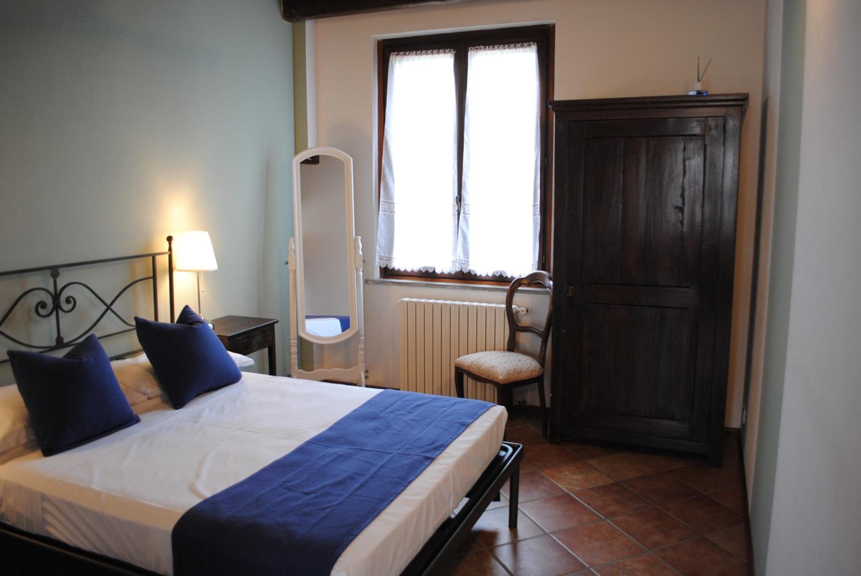 Triple Room with Private Bathroom - Photo 3