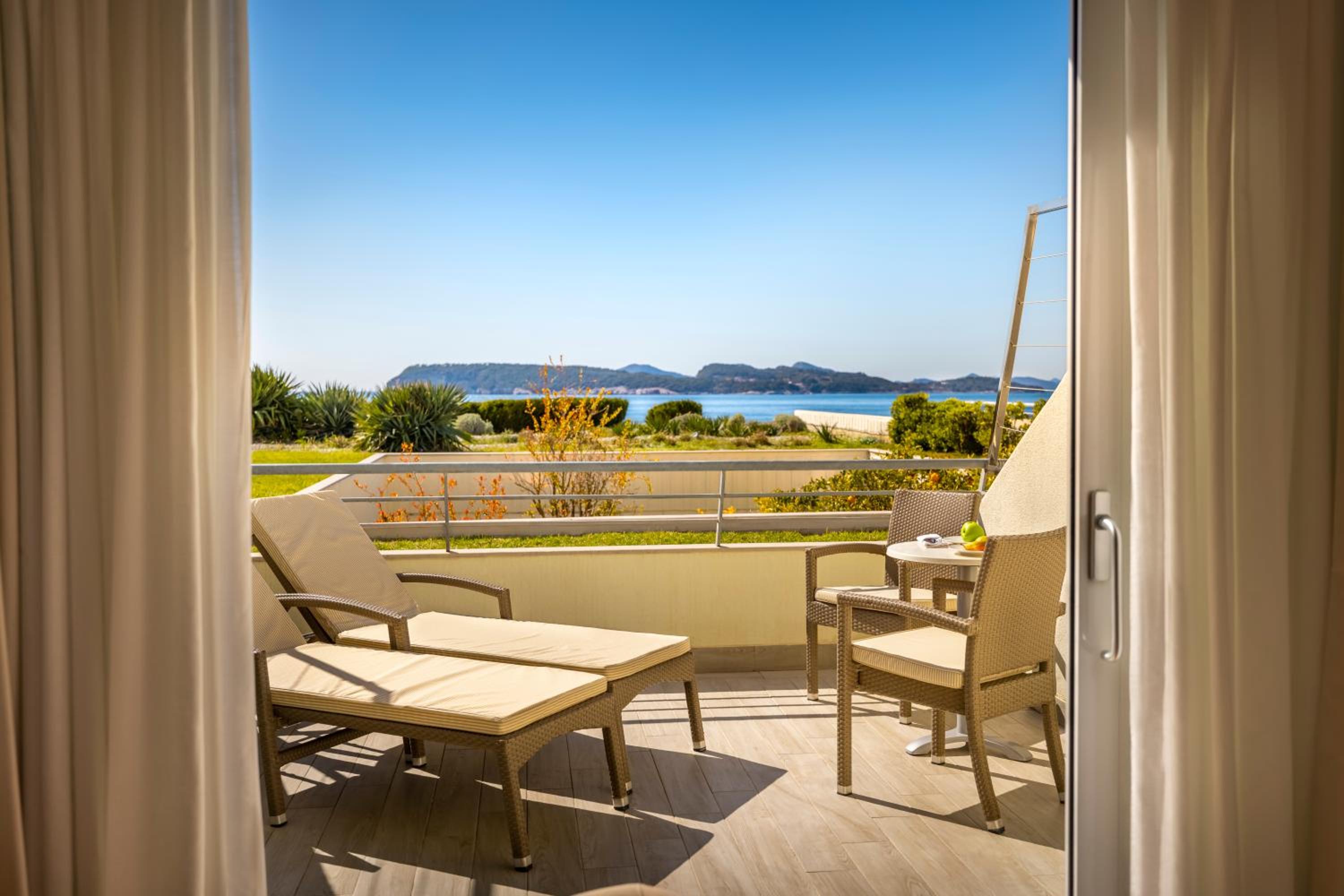 Room for 2+1 Seaview - Photo 2