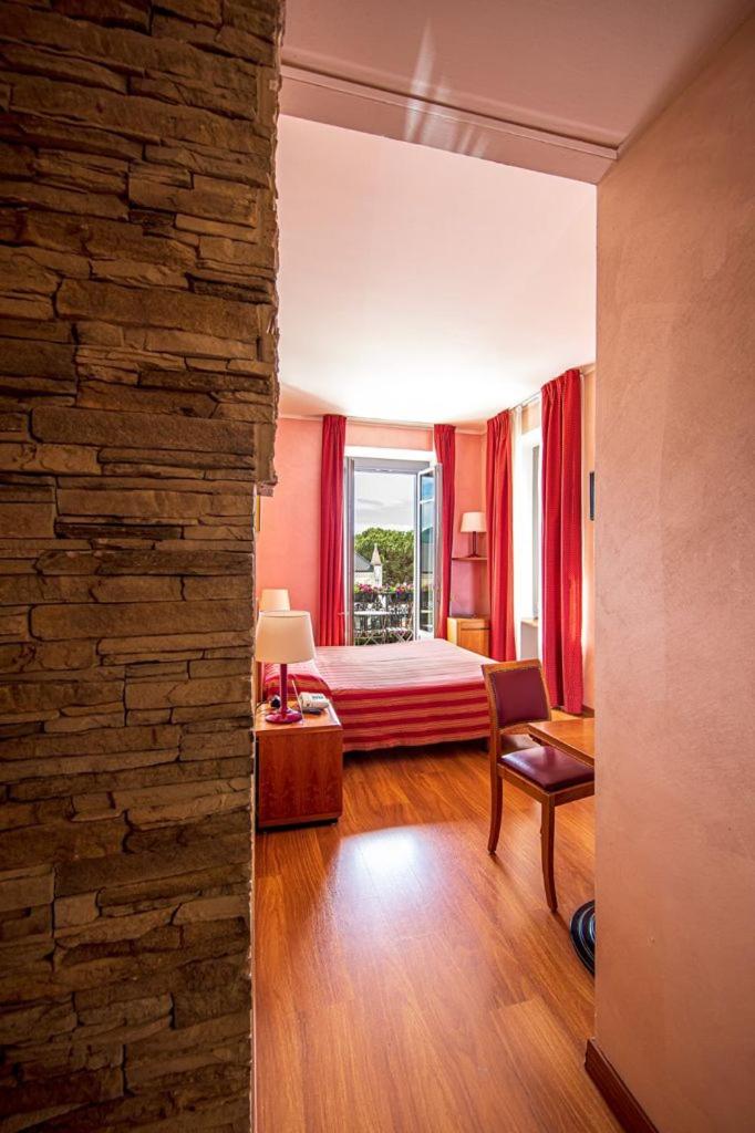 Double or Twin Room - Photo 3