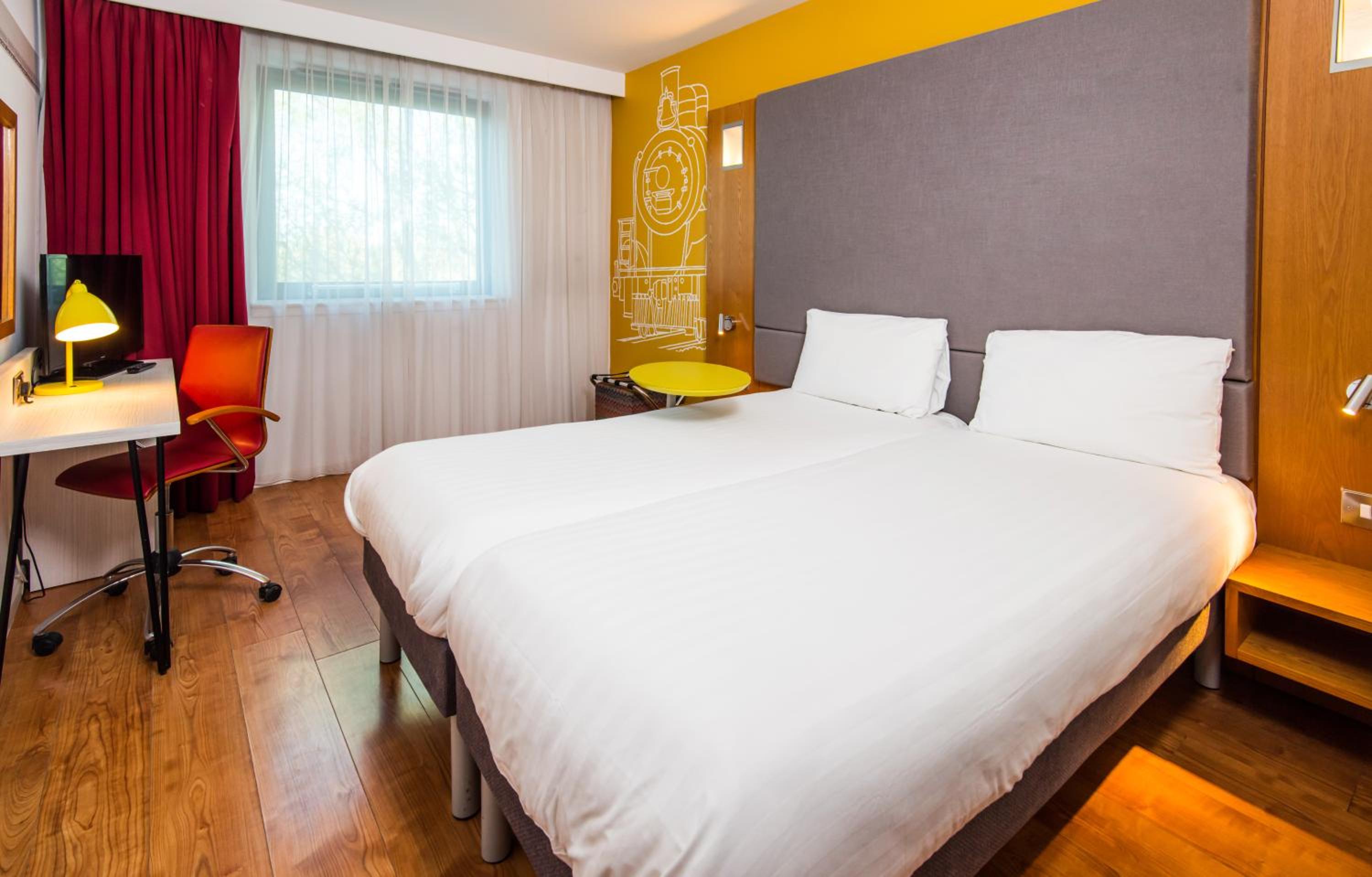 Standard Twin Room - Photo 1