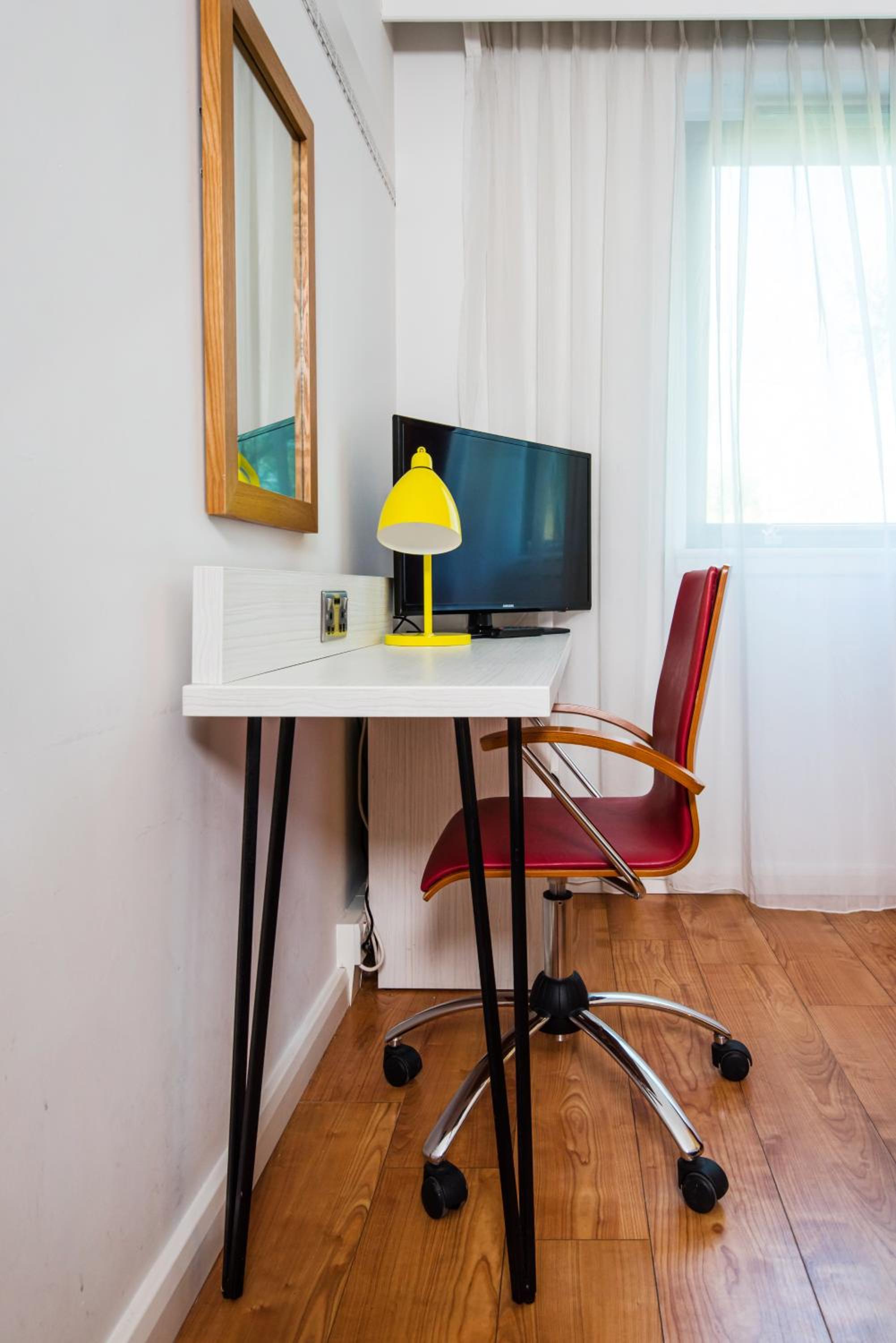Standard Twin Room - Photo 2