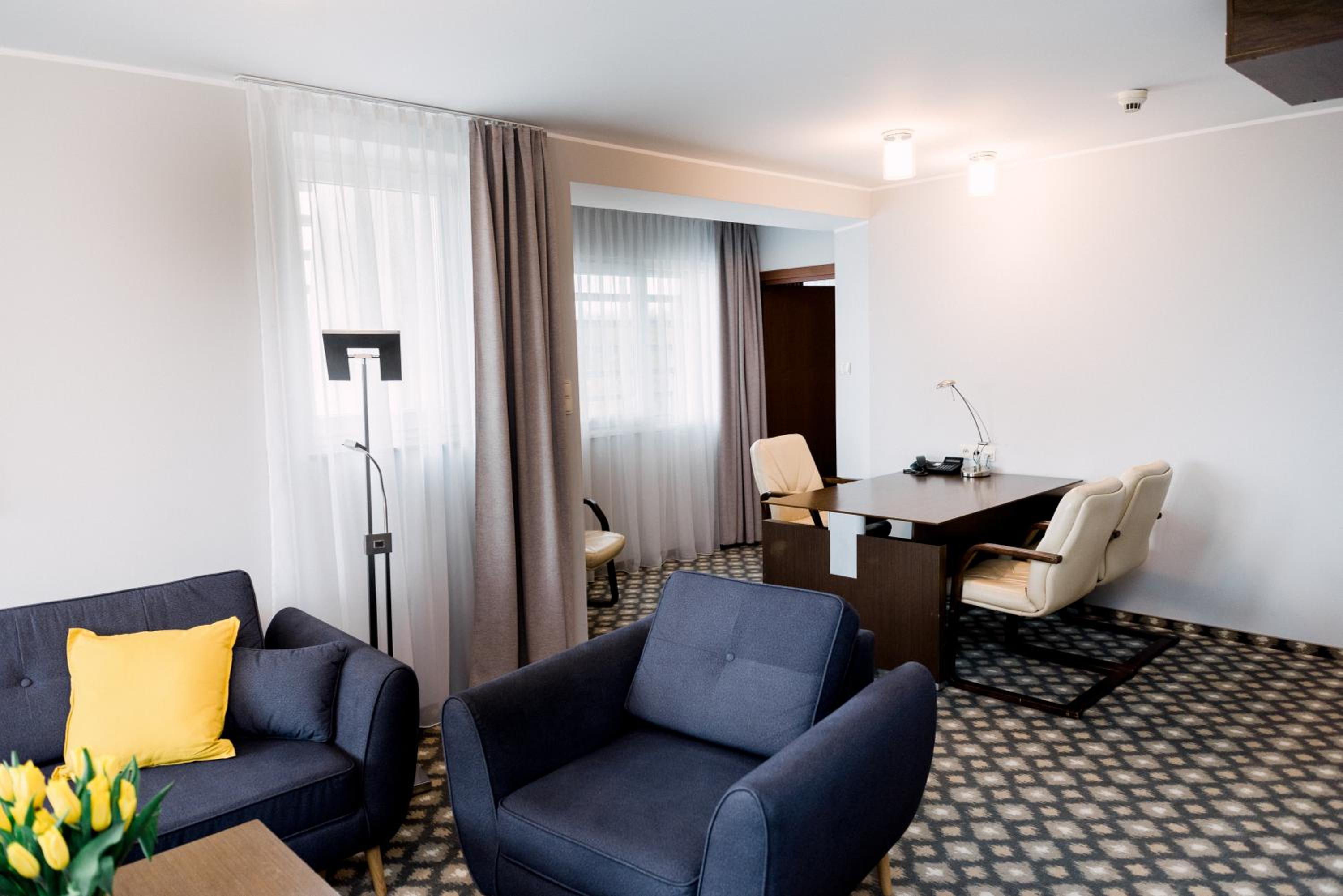 Business Apartment - Photo 2