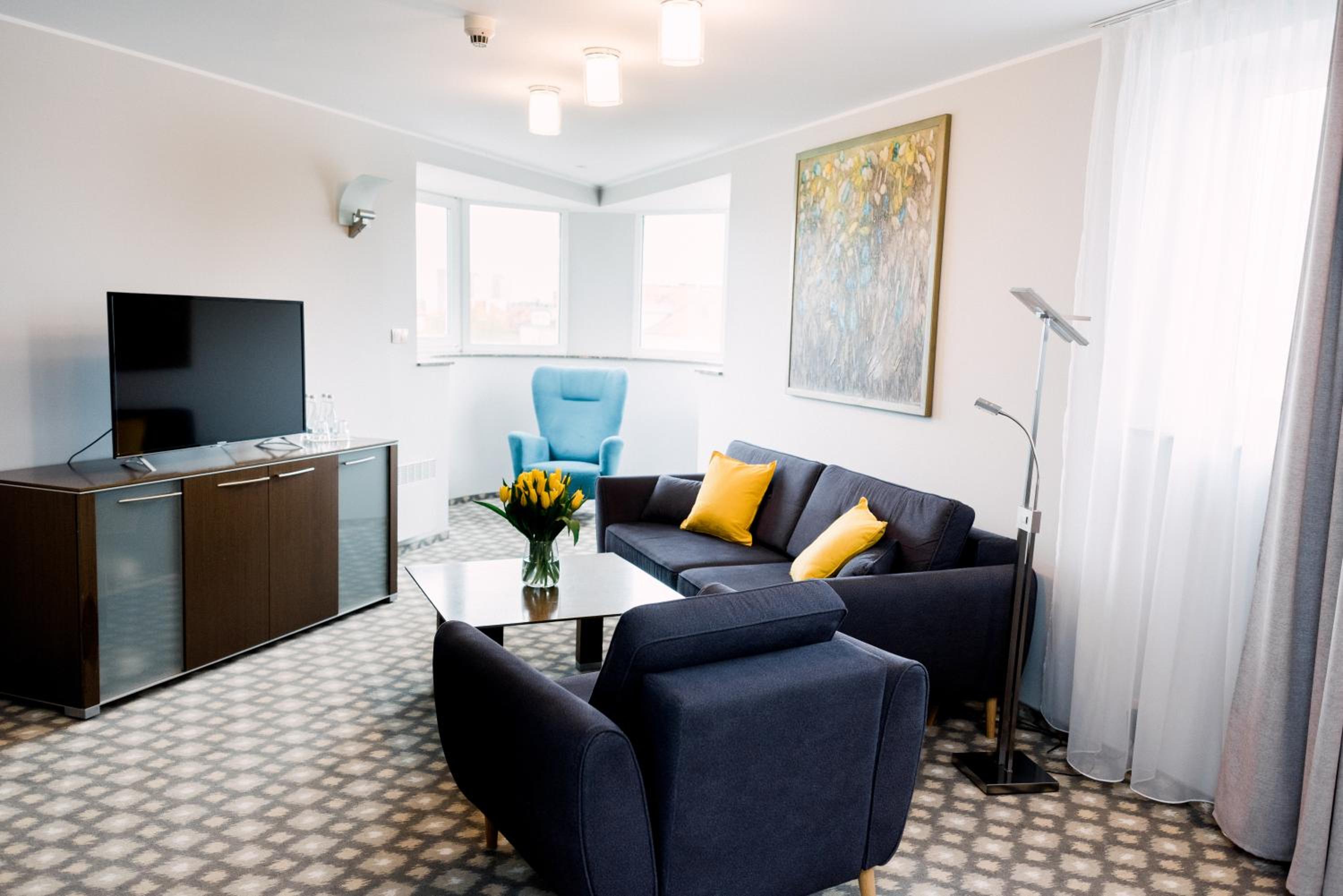 Business Apartment - Photo 1