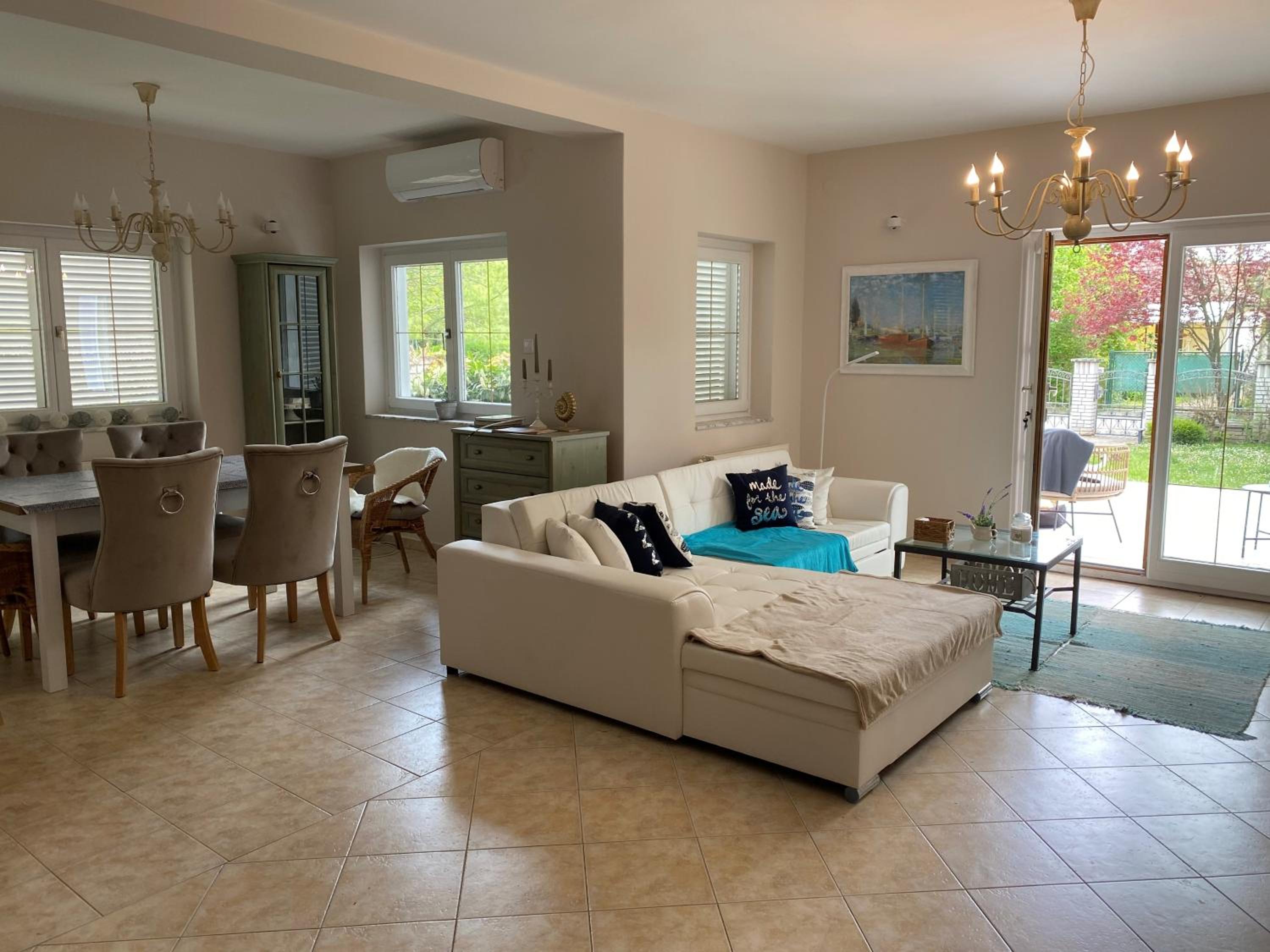 Three-Bedroom Villa photo 2
