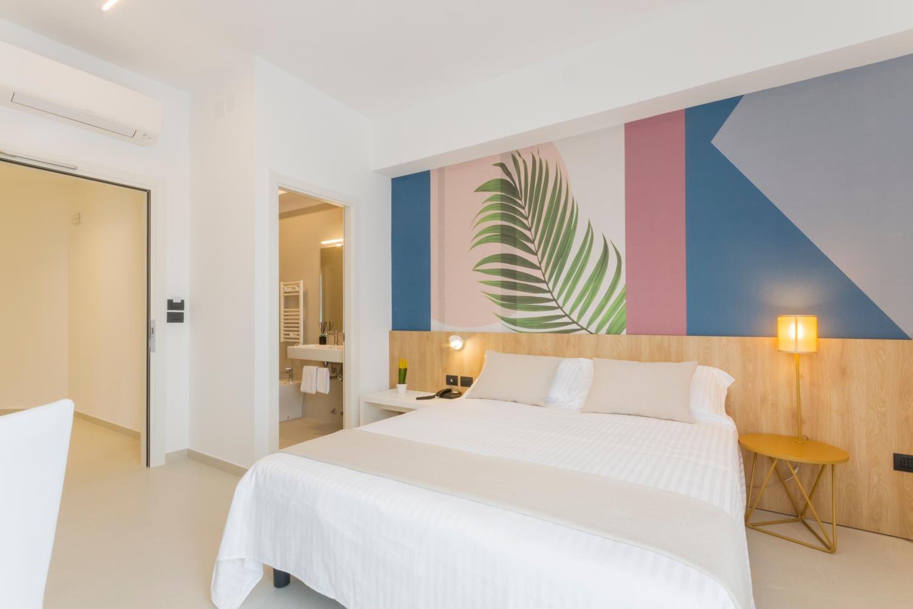 Standard Double or Twin Room with Sea View - Photo 1