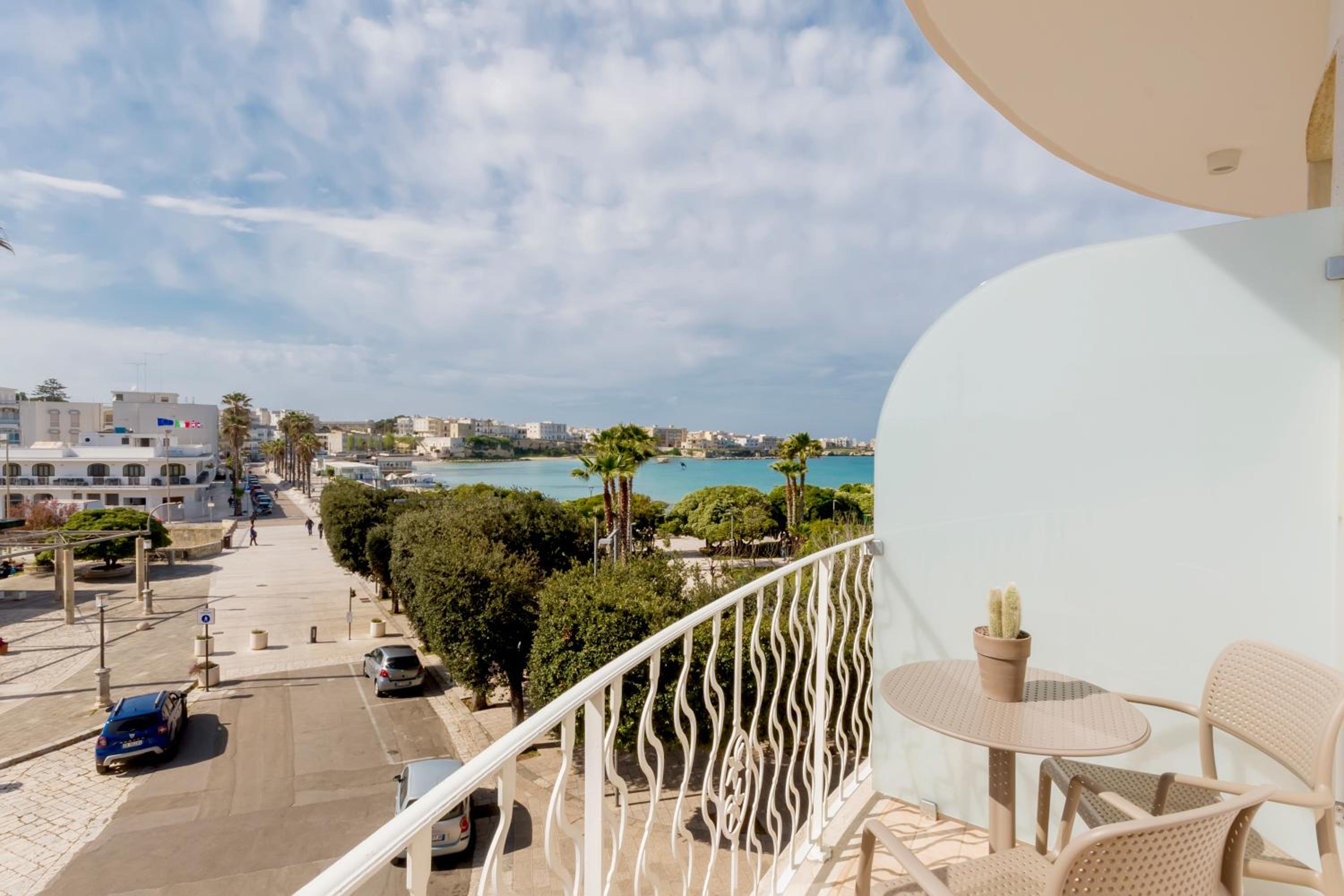 Standard Double or Twin Room with Sea View - Photo 3