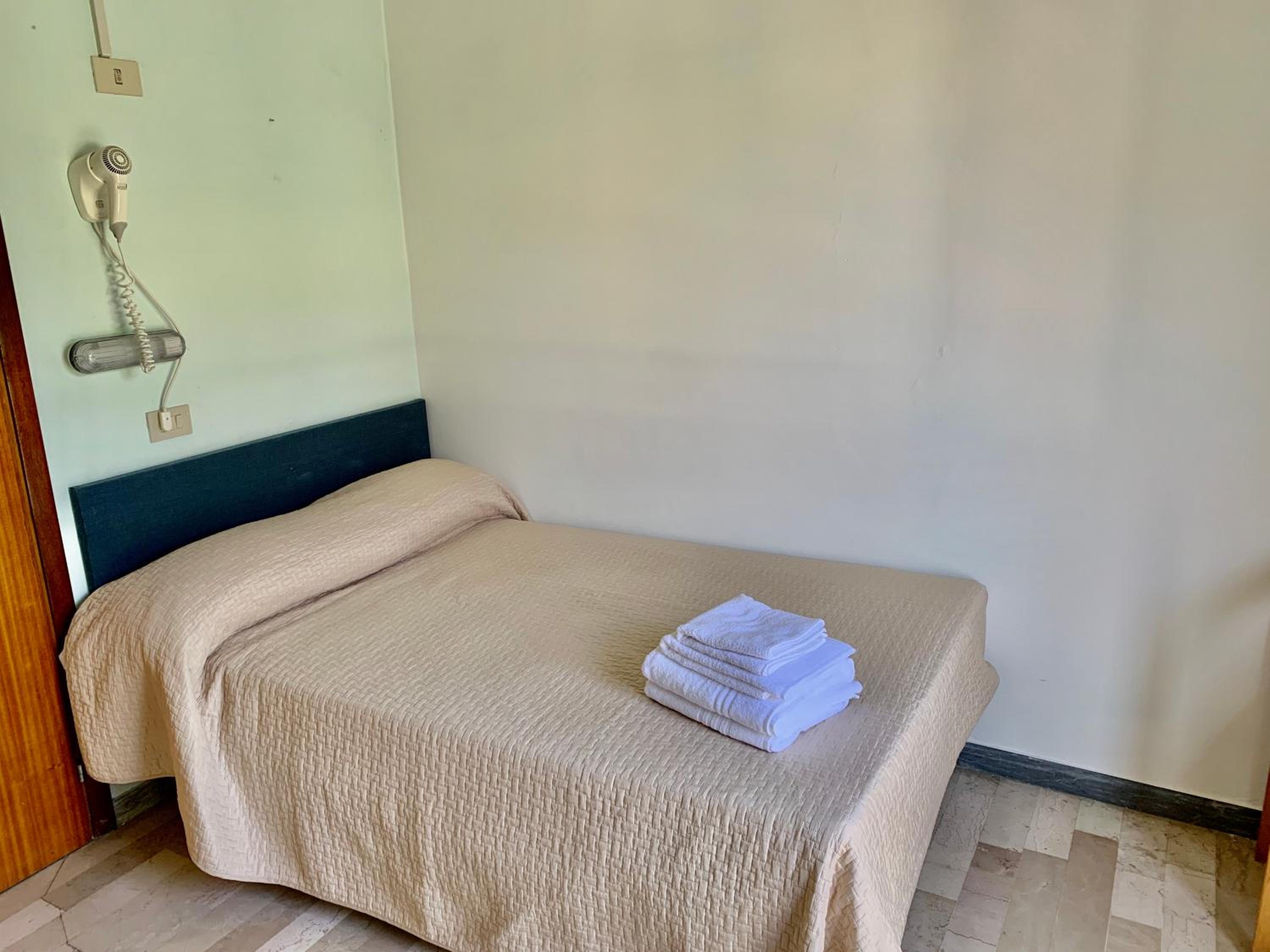 Economy Double Room with Full Bed