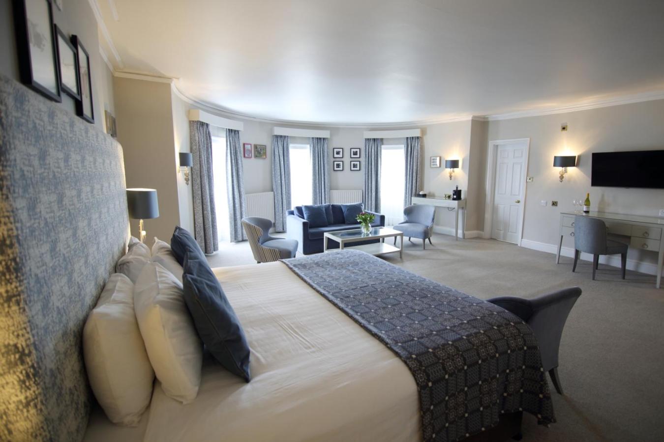 Superior Suite - Photo 21