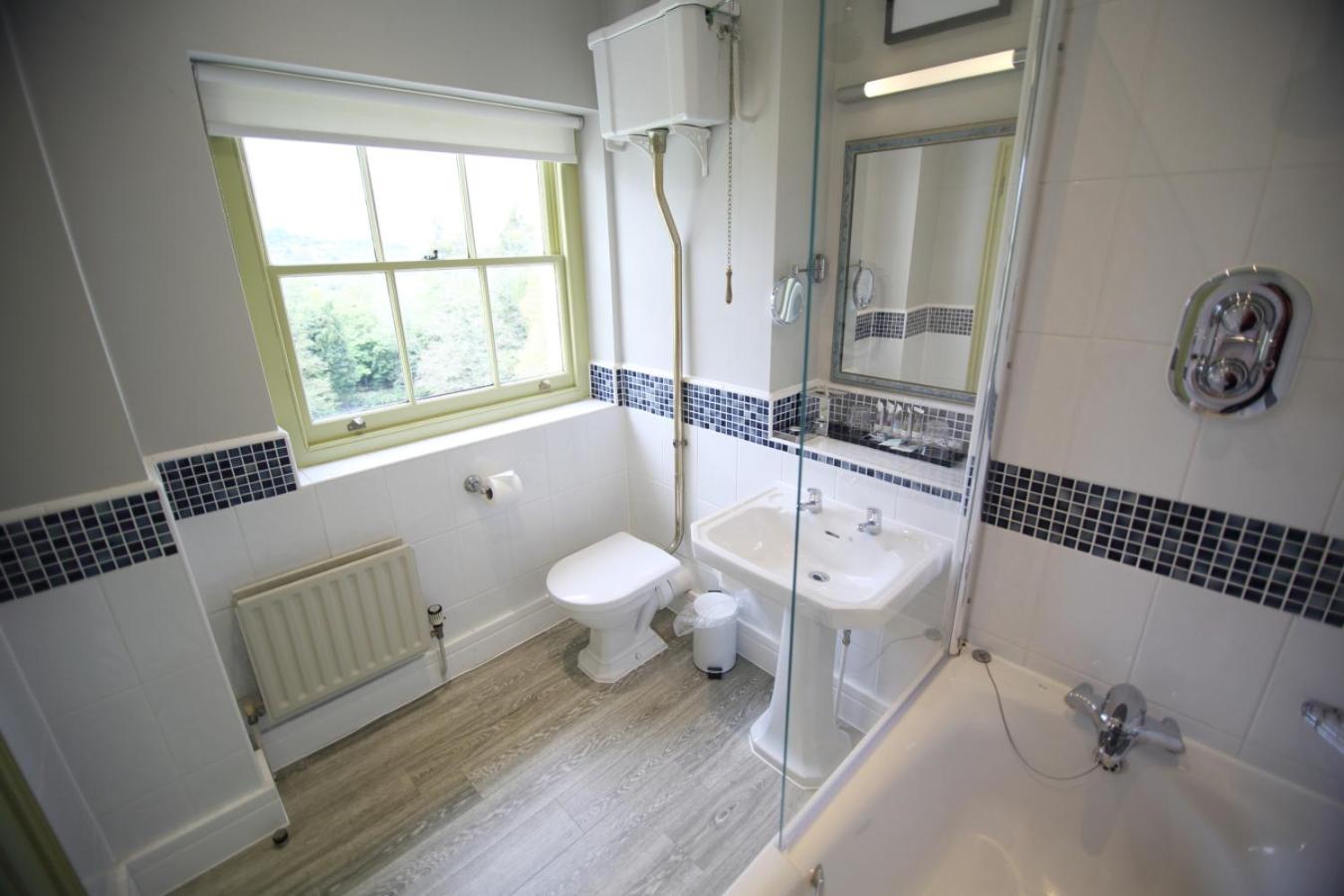 Superior Suite - Photo 10