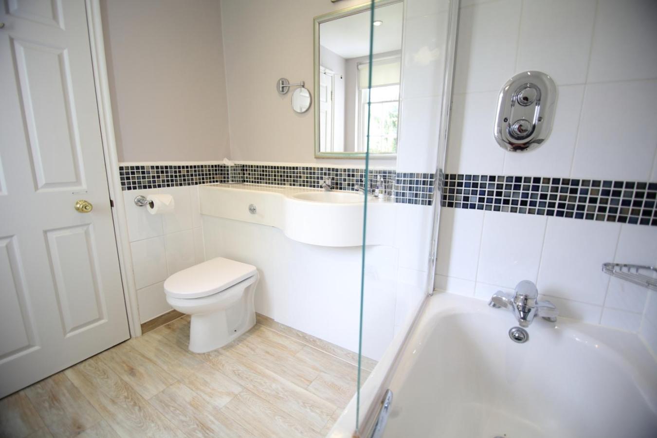 Classic Twin Room - Photo 15