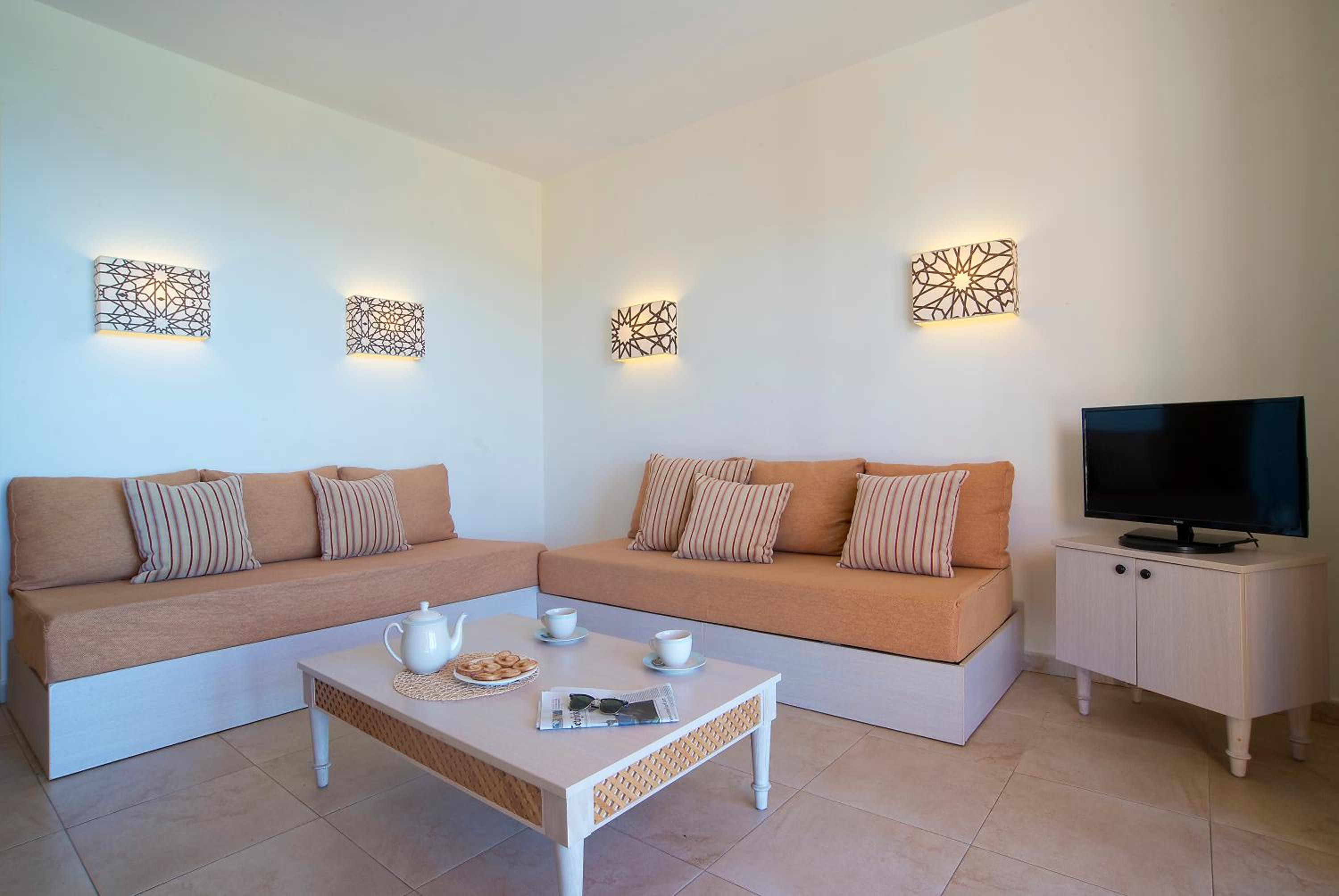 Two-Bedroom Apartment with Sea View photo 3