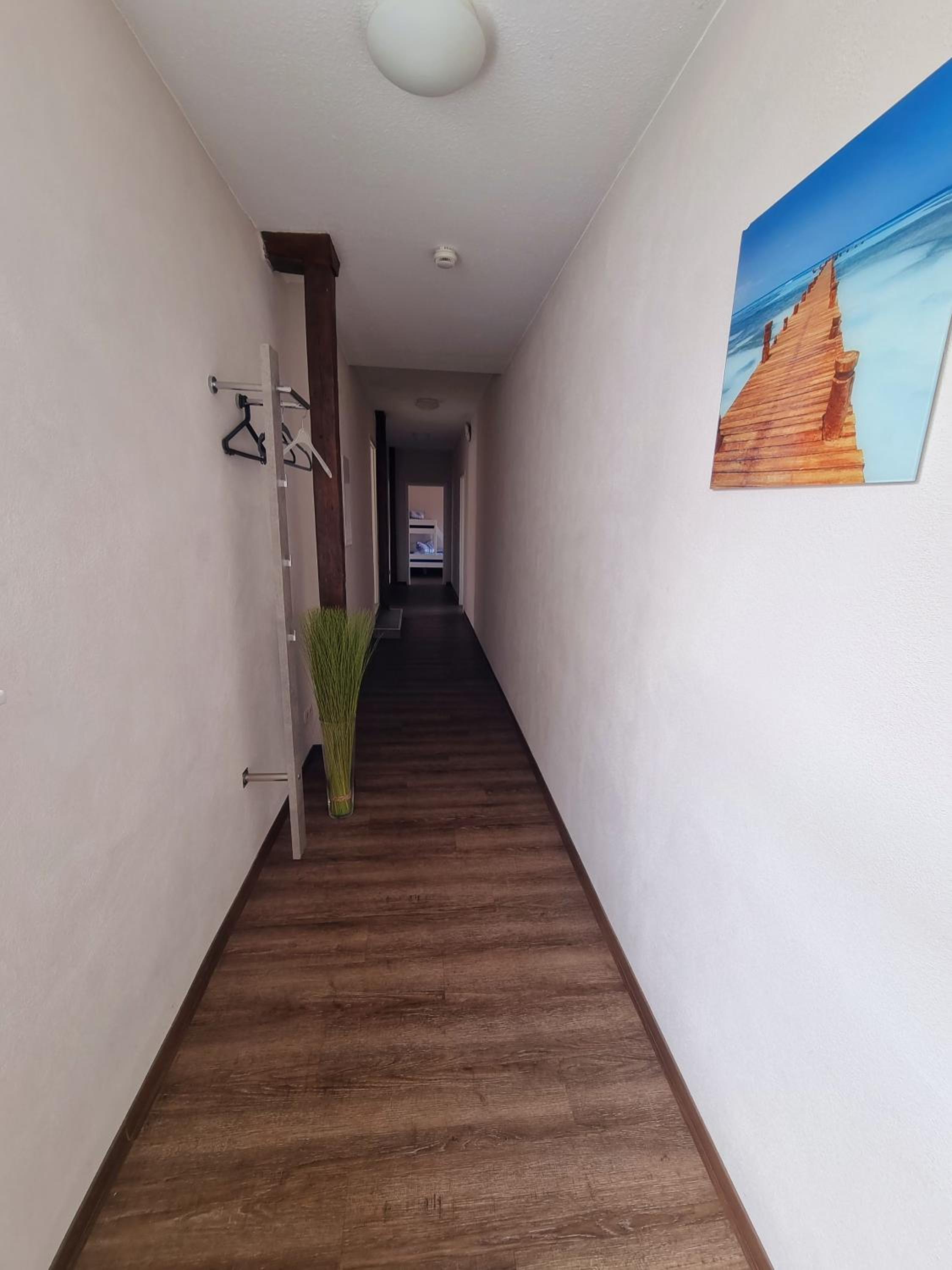 Apartment with Balcony - Photo 4