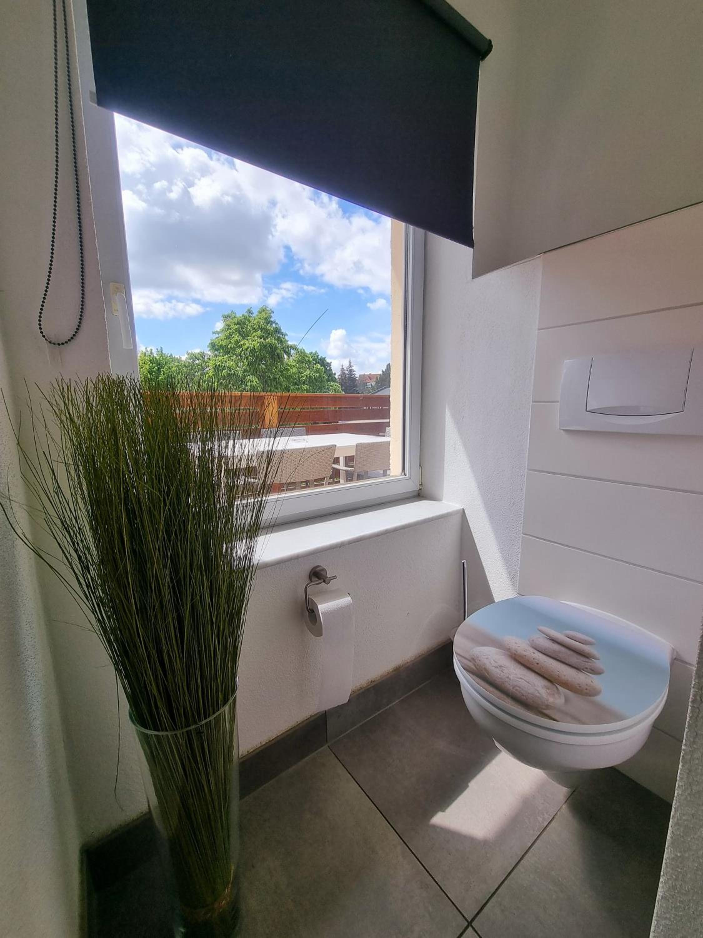 Apartment with Balcony - Photo 7