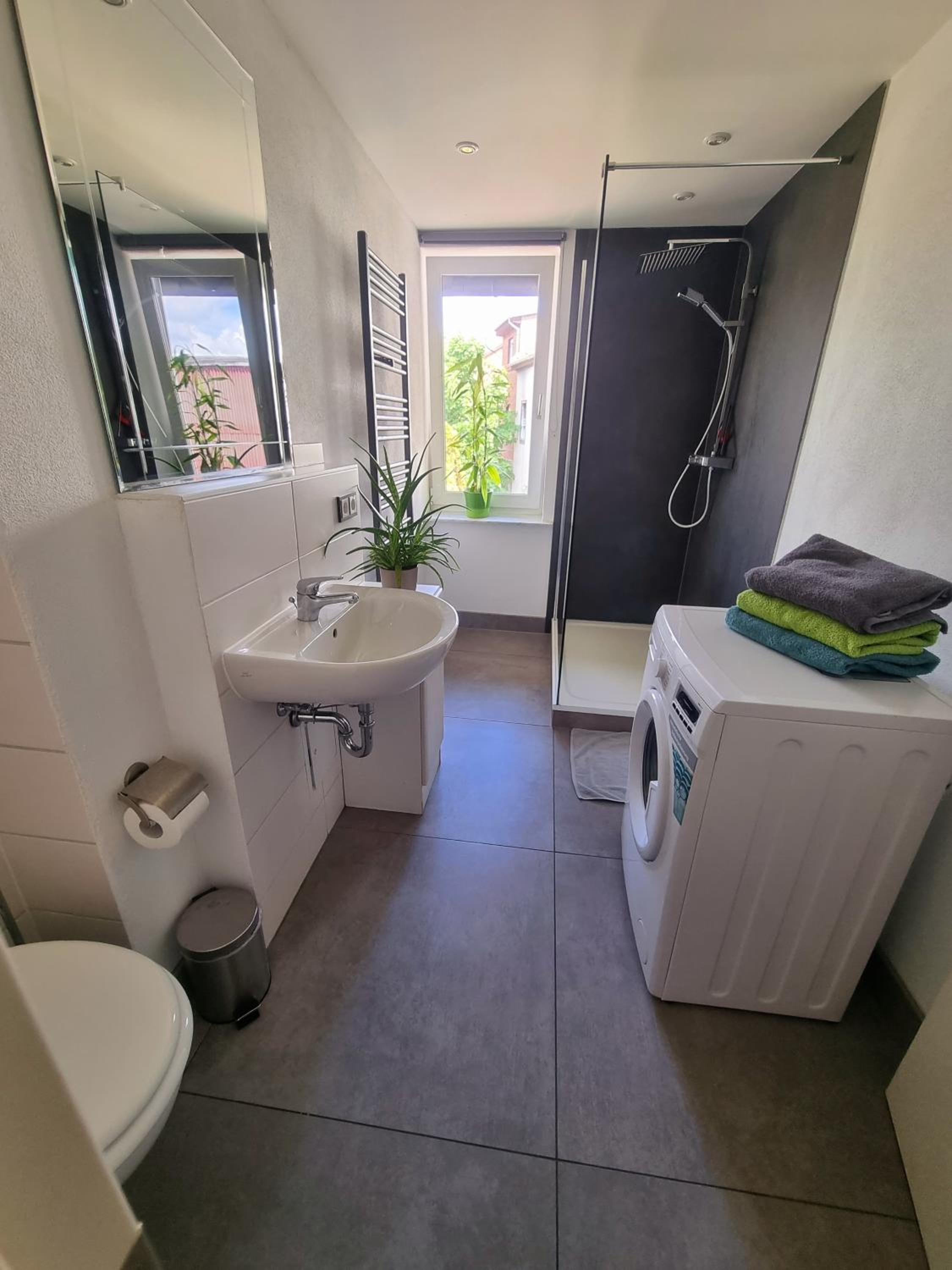 One-Bedroom Apartment - Photo 4