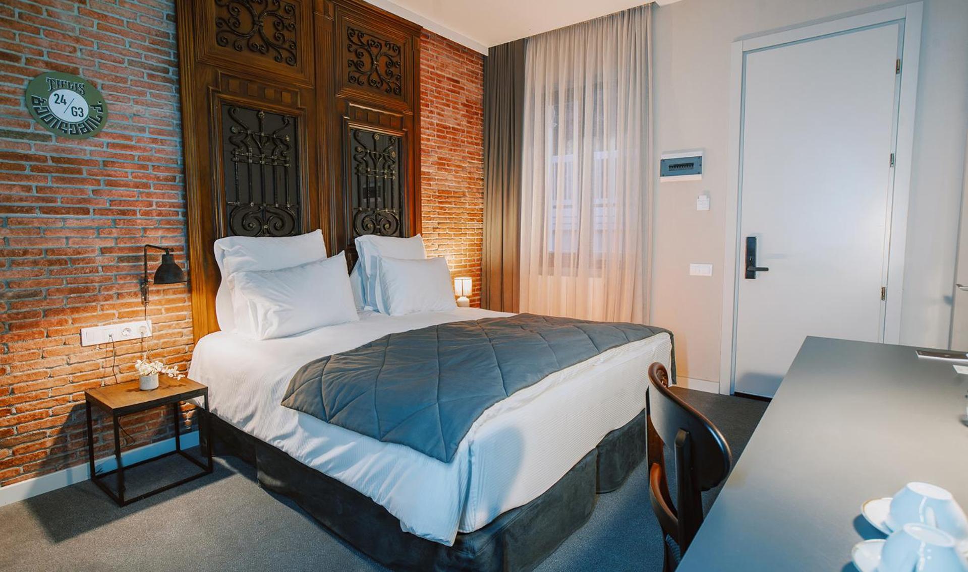 Double Room with Patio - Photo 4