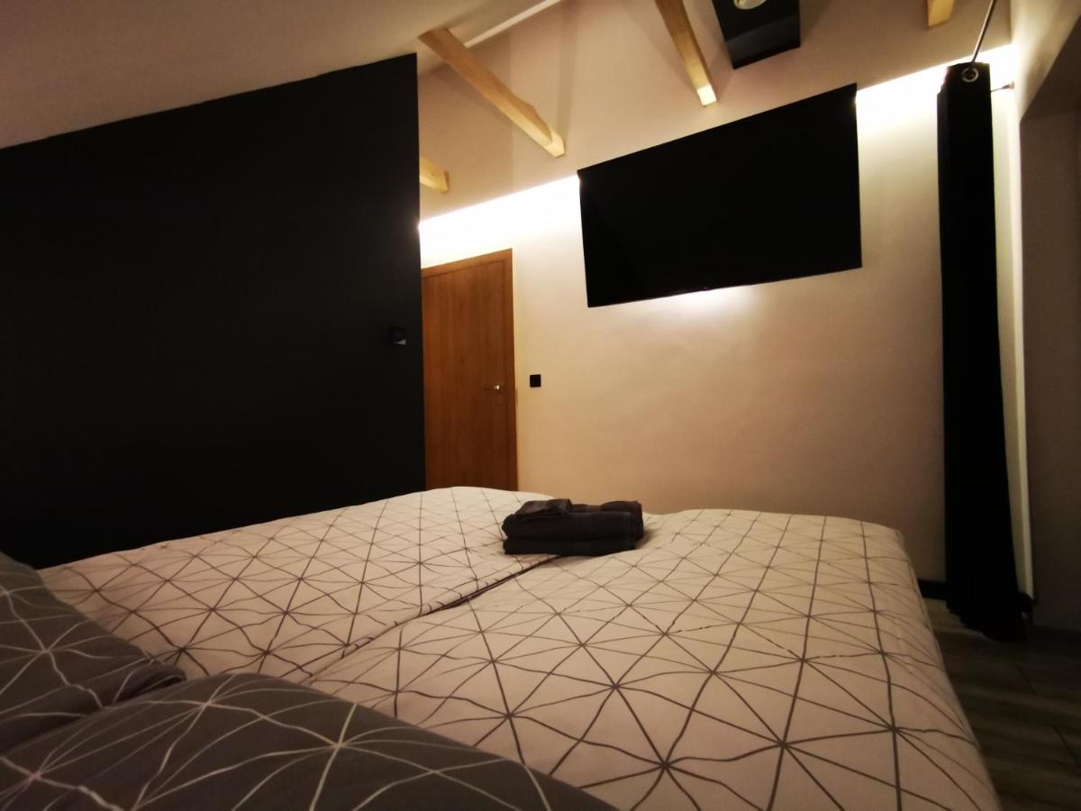 Suite with Mountain View