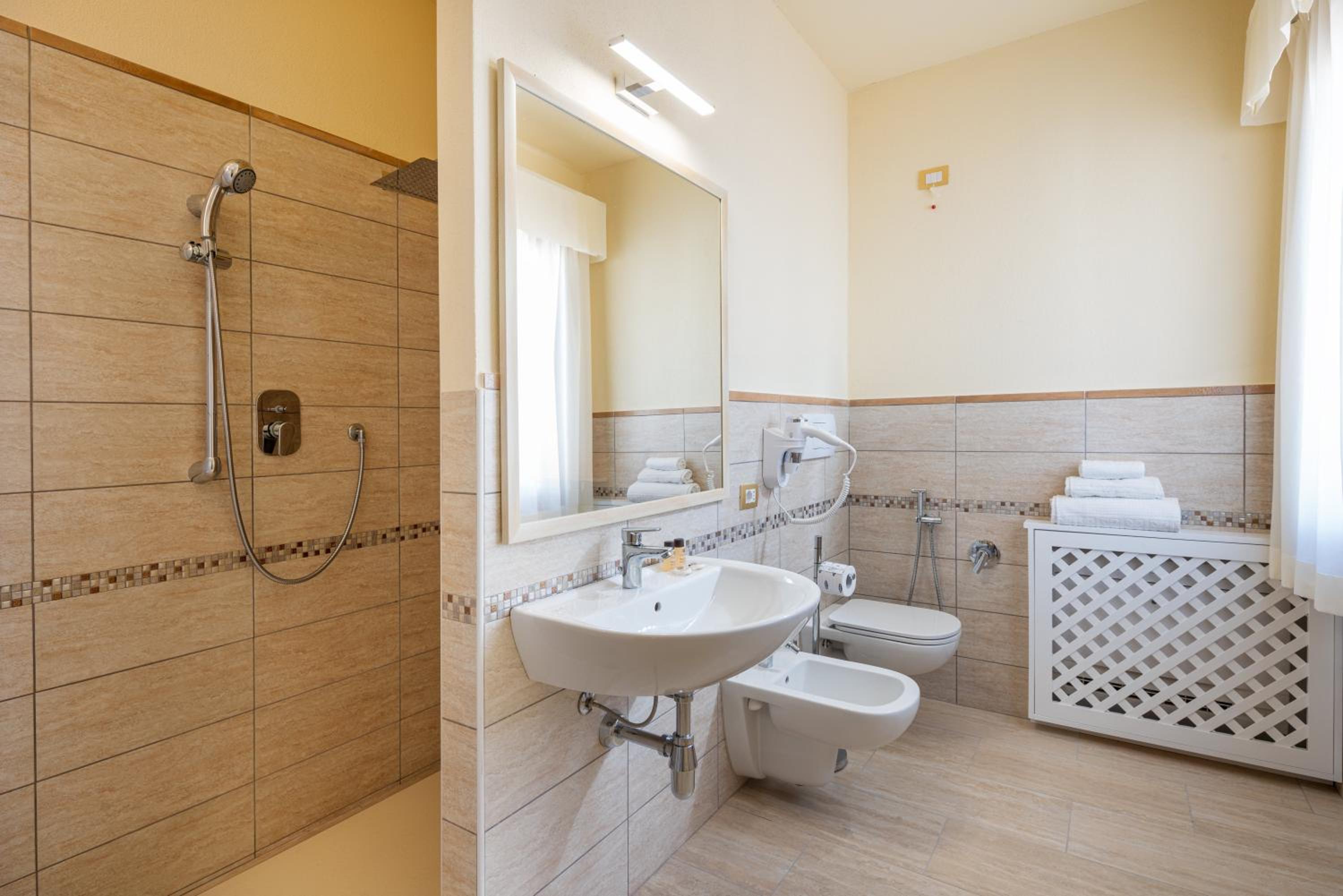 Classic Double or Twin Room photo 2
