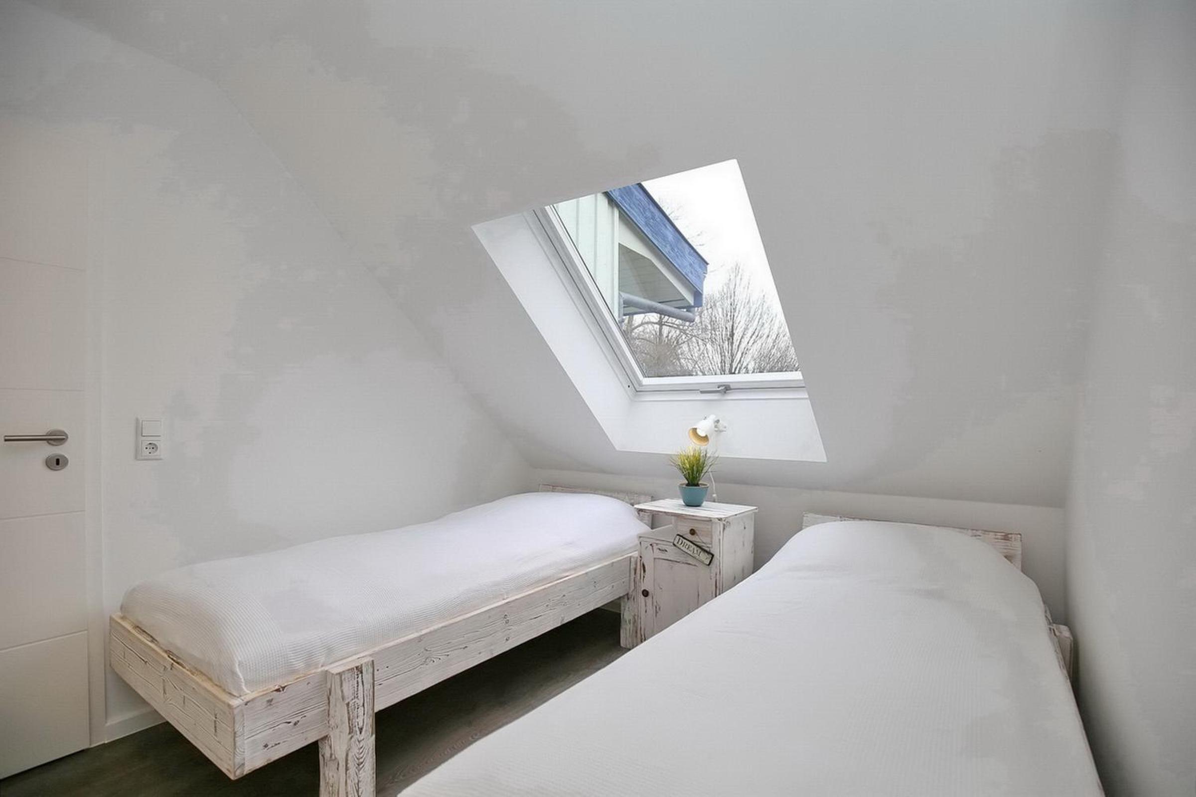 Apartment with Balcony photo 3
