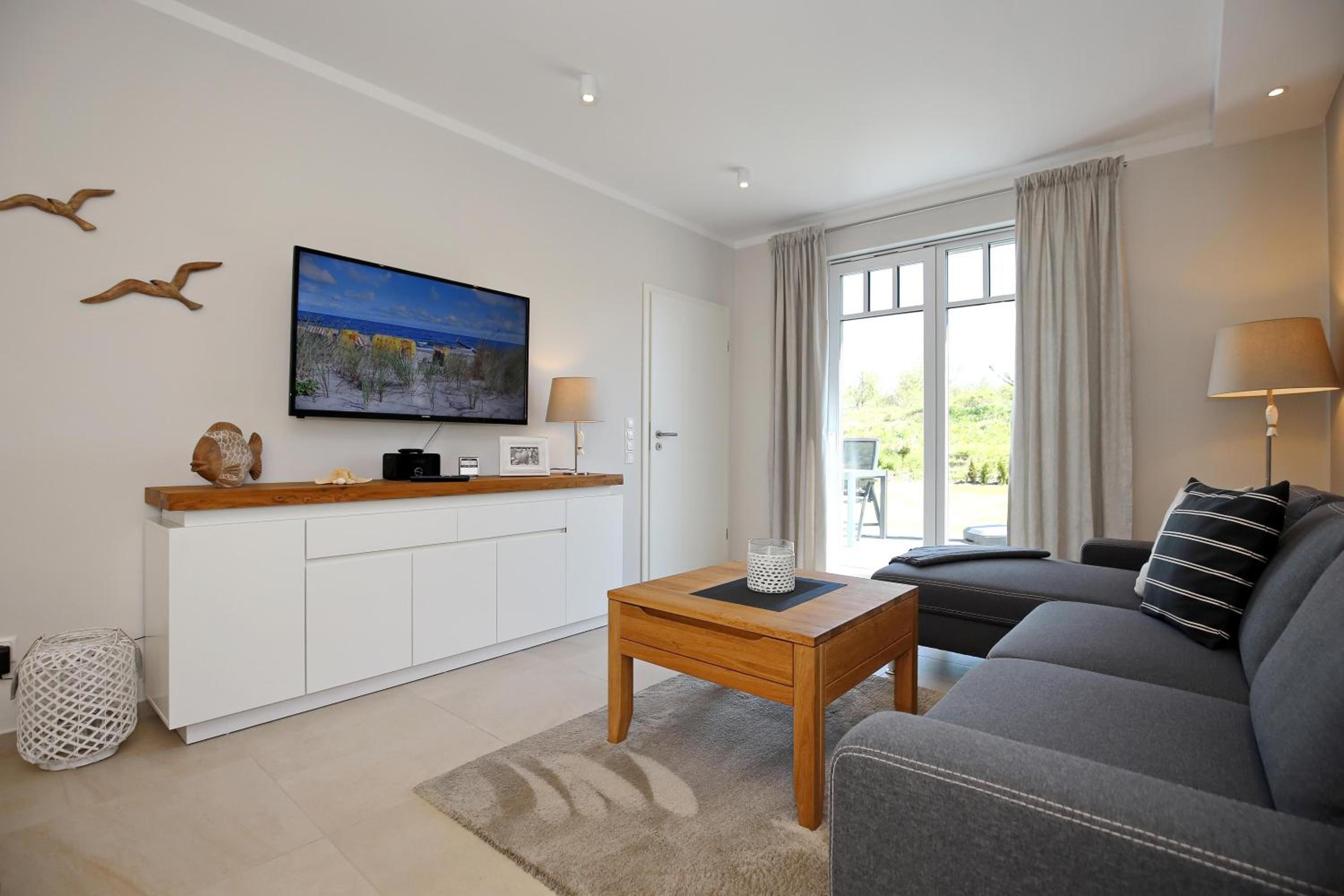 Apartment with Terrace photo 2