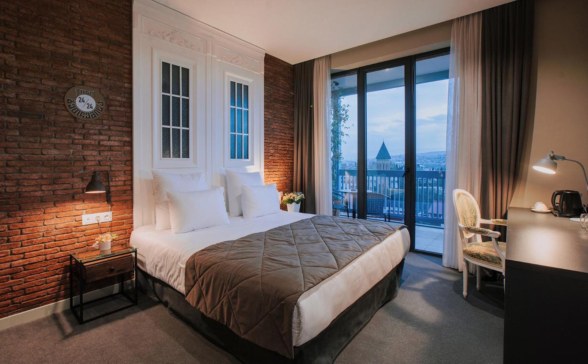 Deluxe Junior Suite - Photo 1