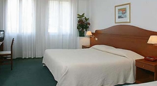 Double Room - Photo 3