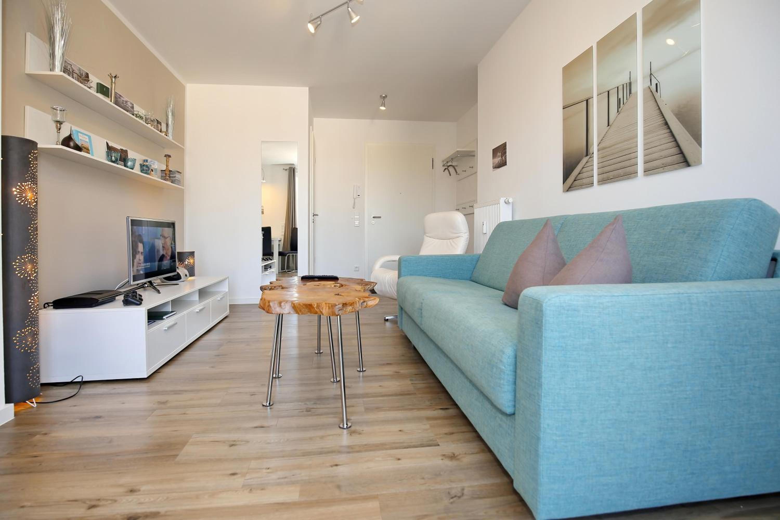 Apartment with Balcony photo 1