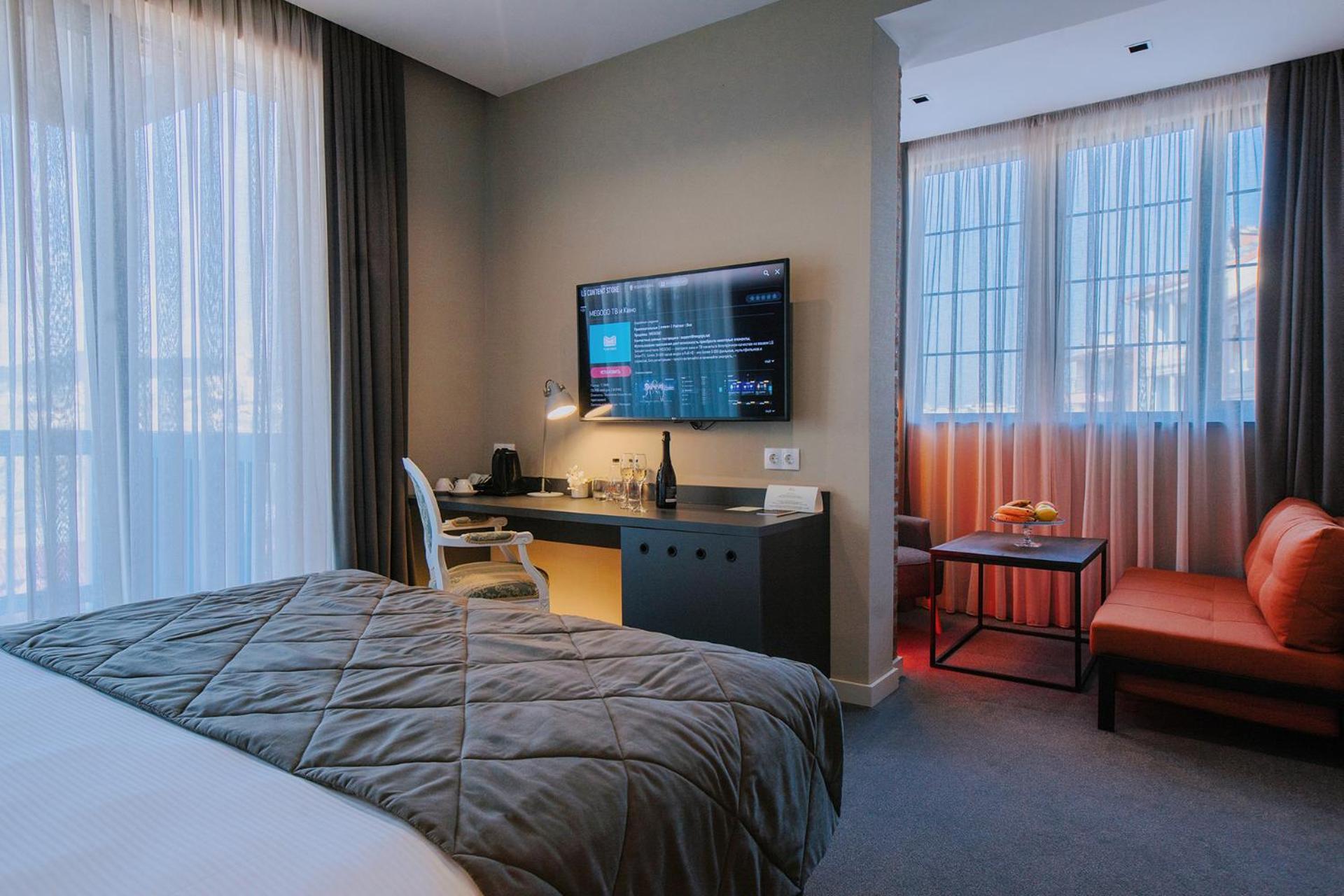 Deluxe Junior Suite - Photo 7