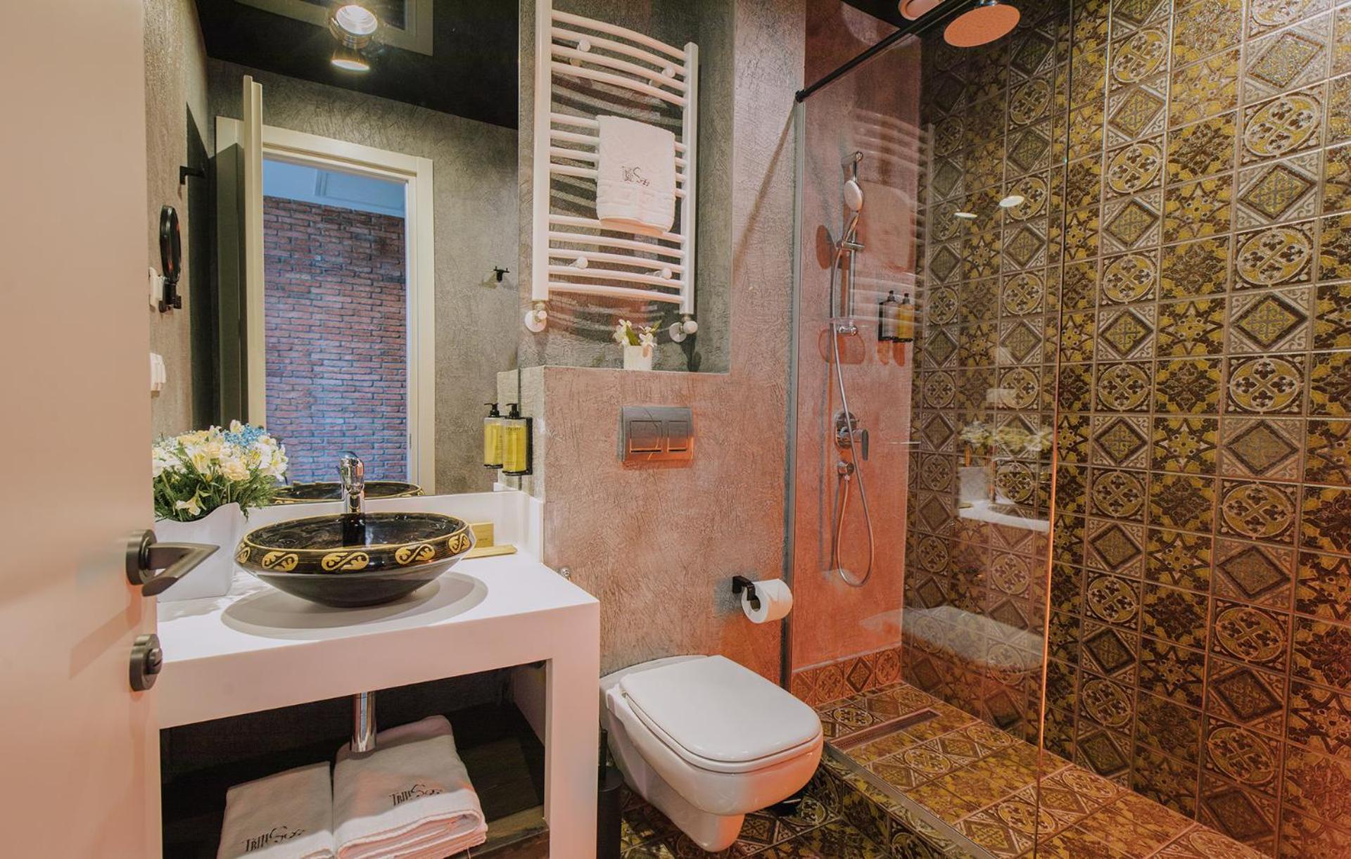 Deluxe Junior Suite - Photo 8