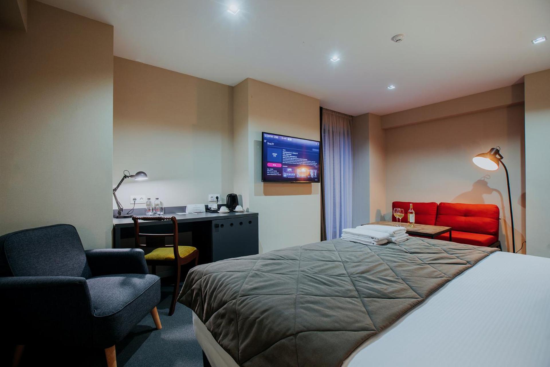 Double or Twin Room with Balcony - Photo 1