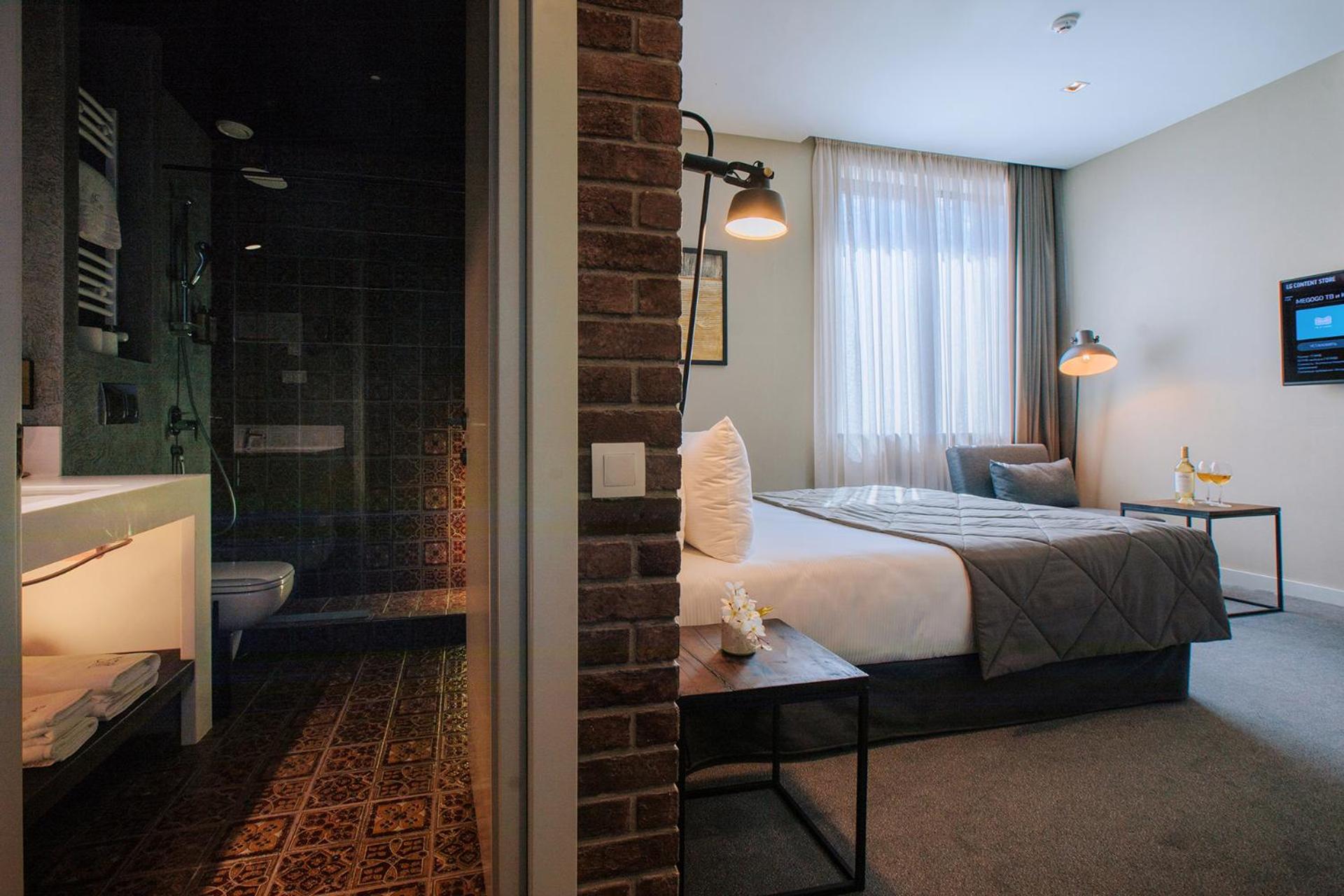 Double Room - Photo 5