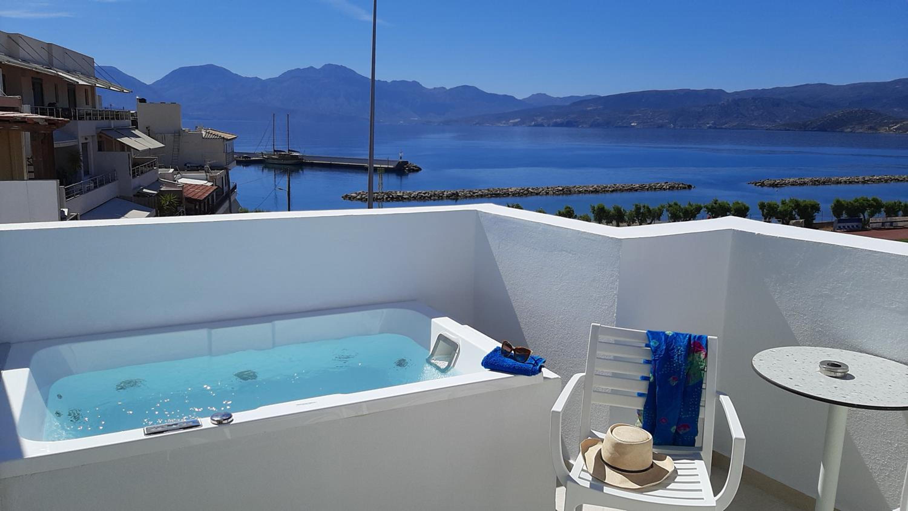 Deluxe Double Room with Sea View and minipool - Photo 22