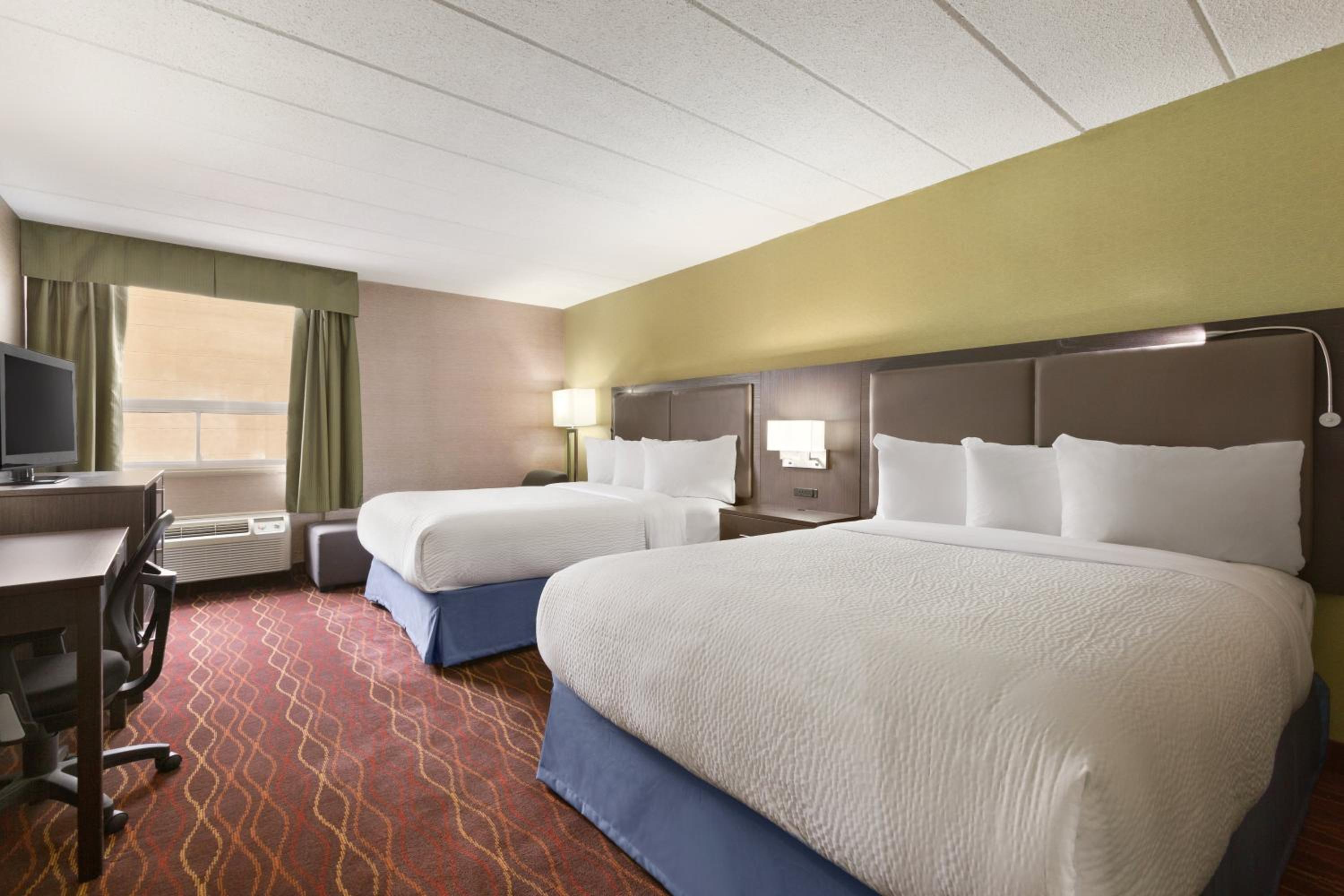 2 Queens Bed Room - Photo 2