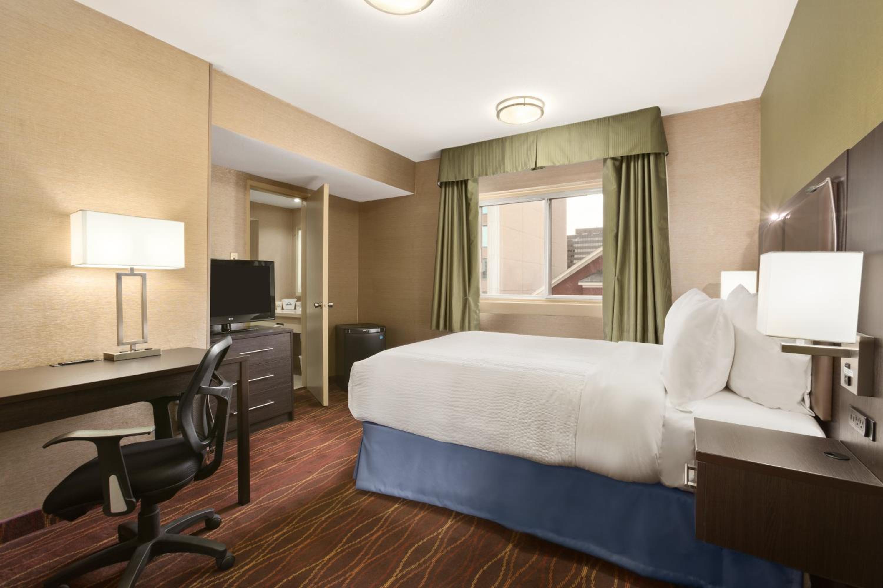 1 Double Bed Room - Photo 4