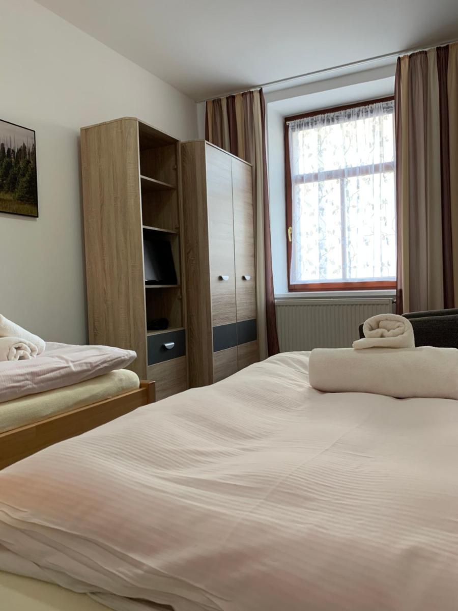 Twin Room - Disability Access photo 1