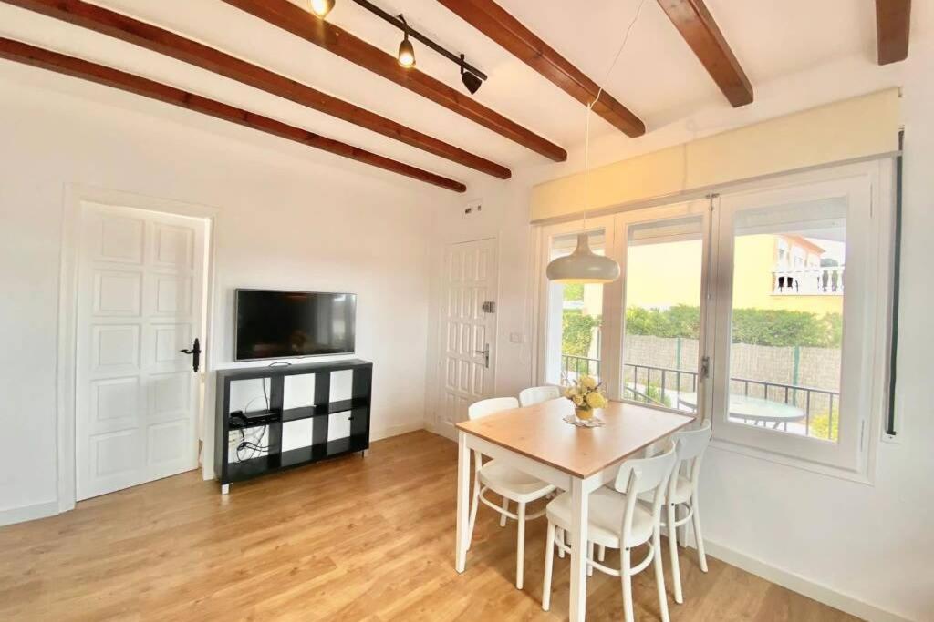 Two-Bedroom House photo 3