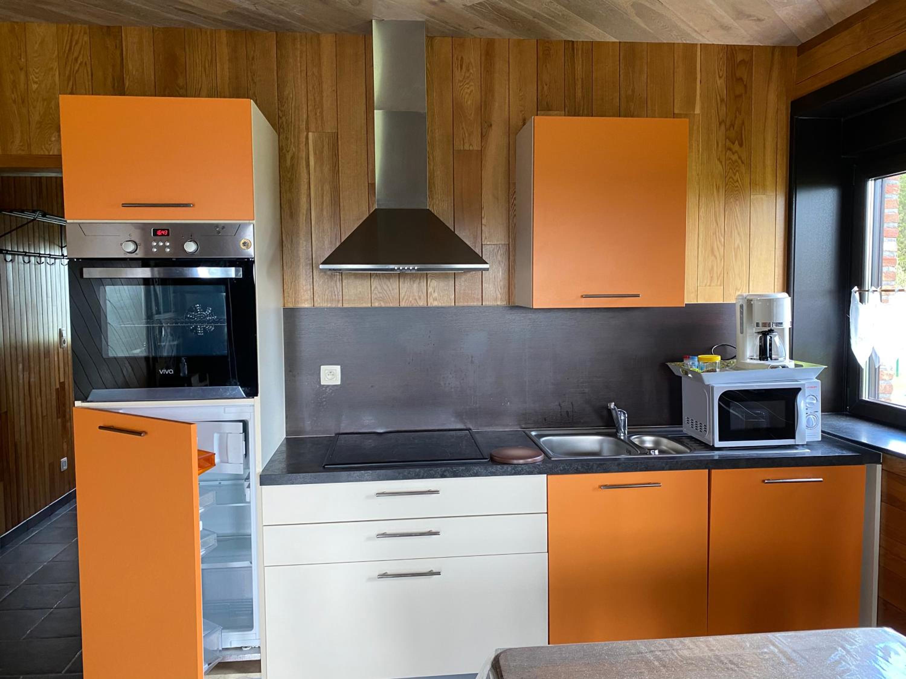 One-Bedroom Apartment - Photo 13