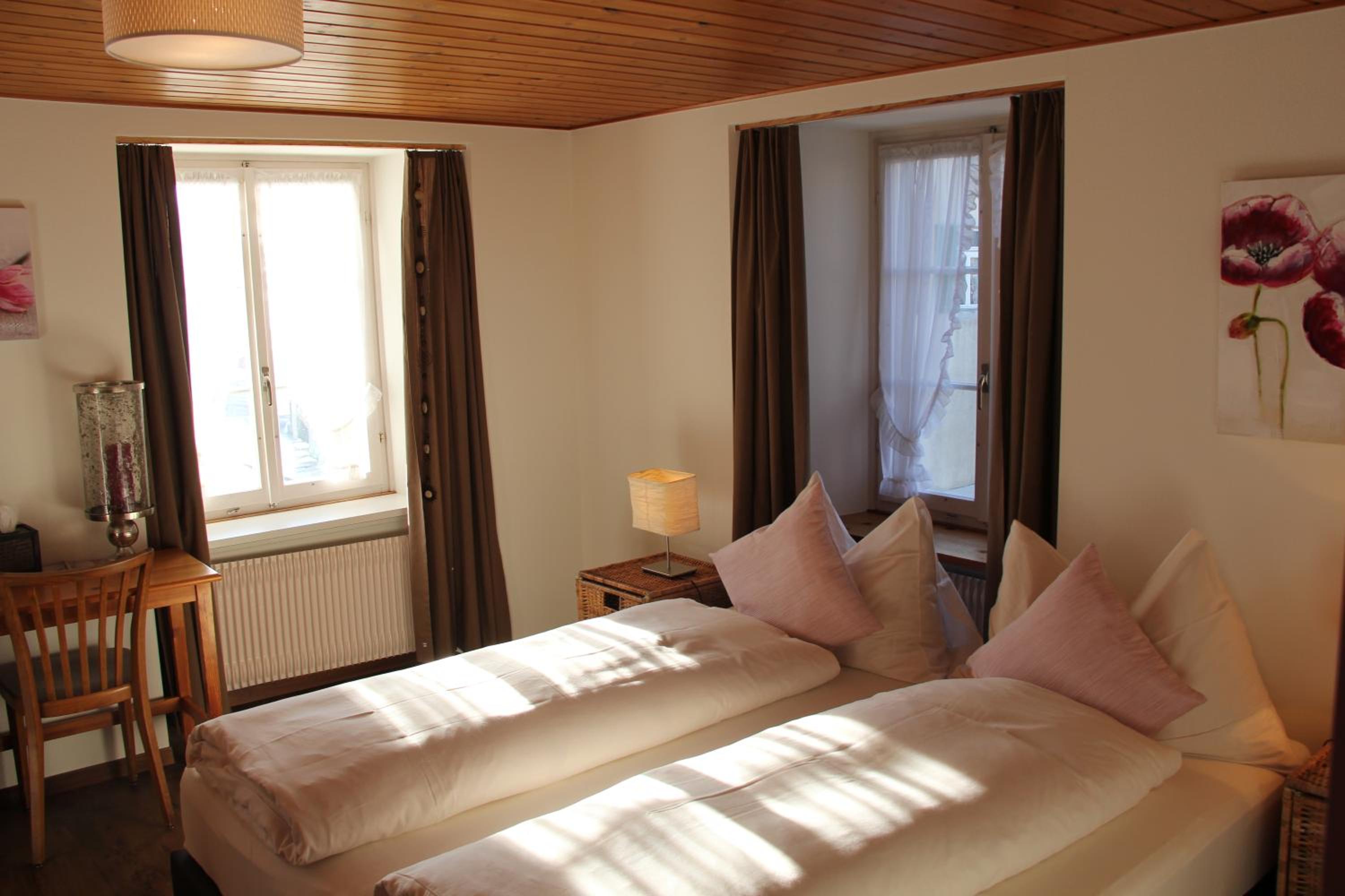 Double Room with Shower - Photo 3