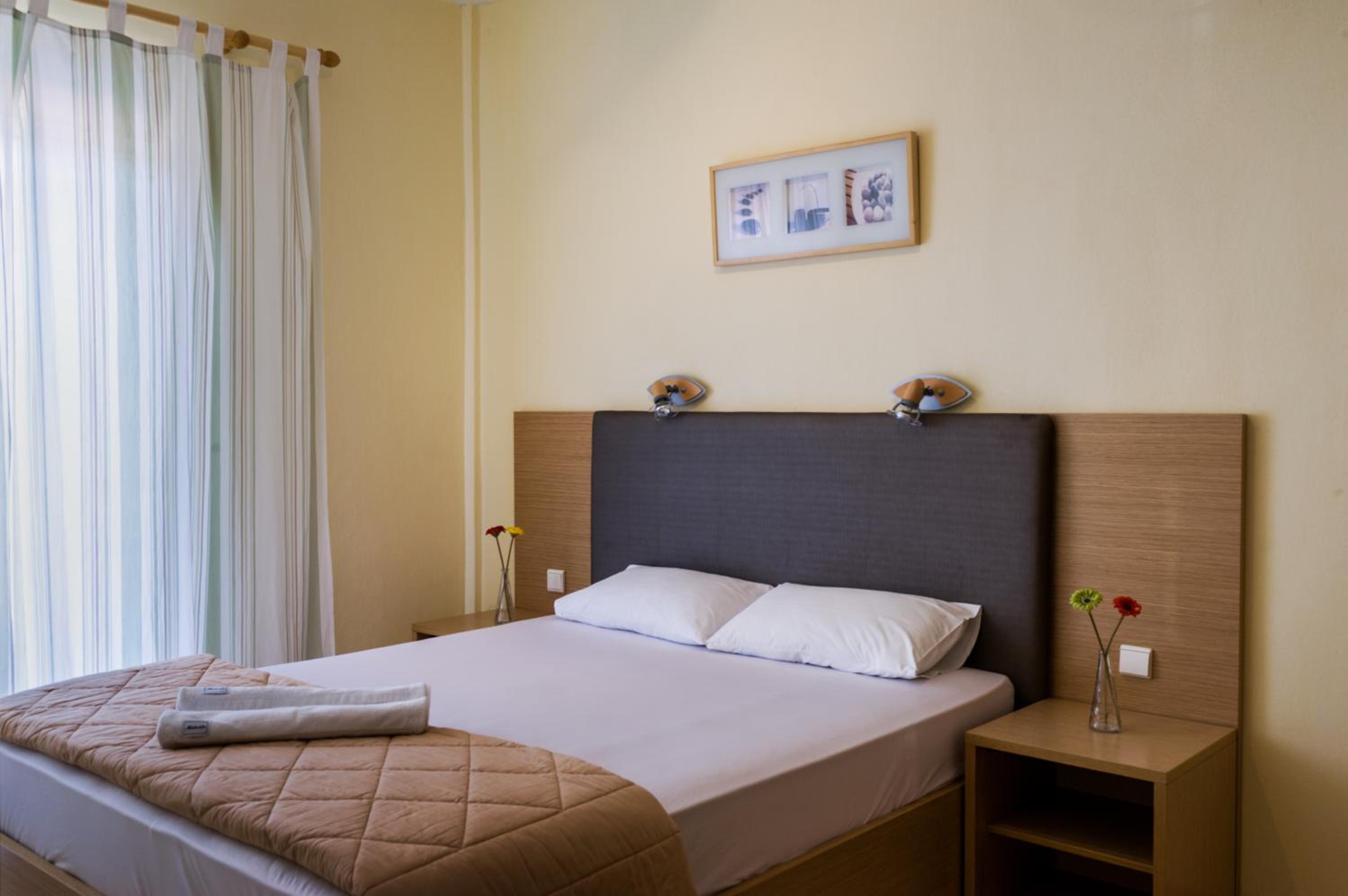 One-Bedroom Apartment (4 Adults) - Photo 4