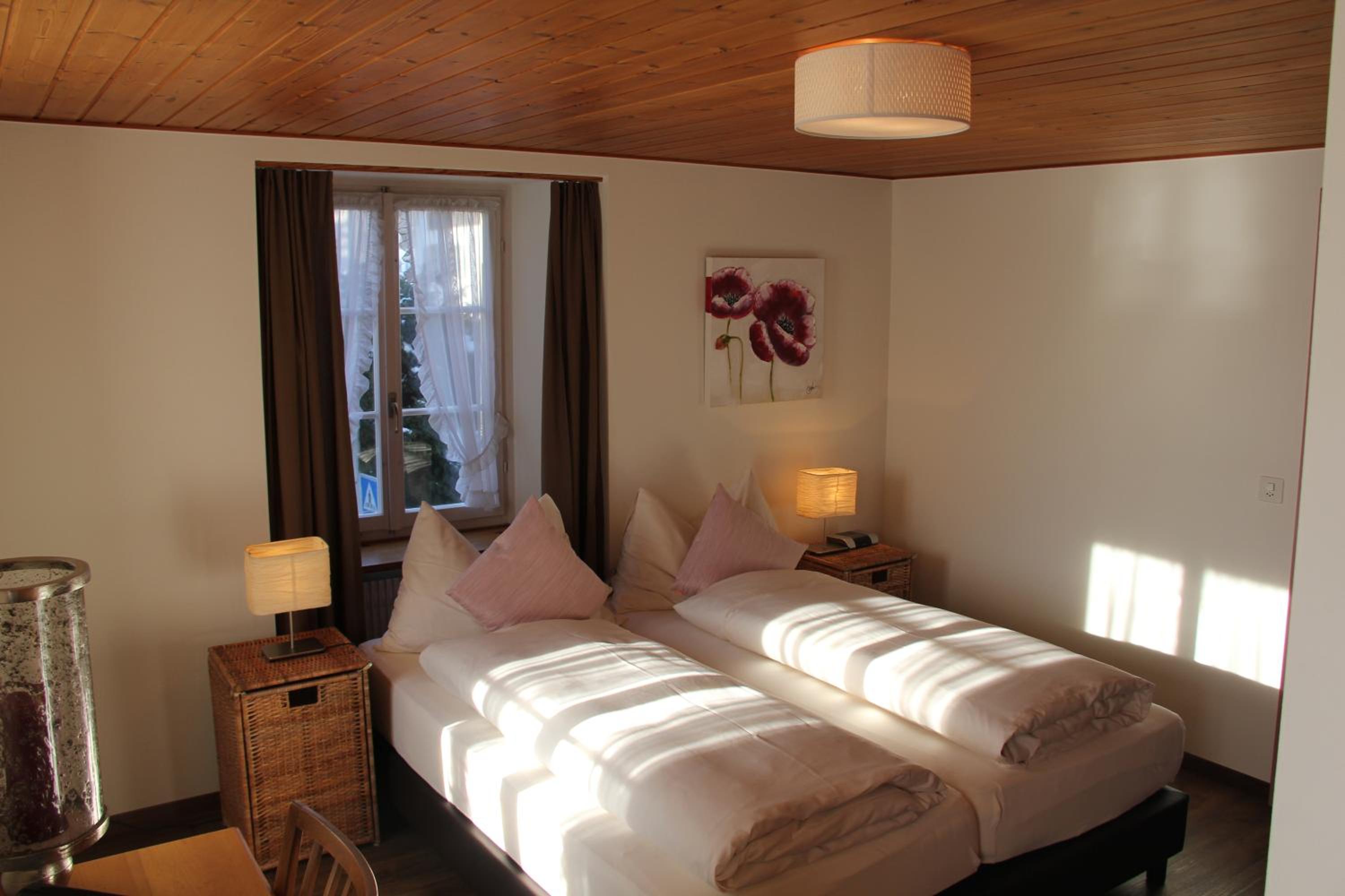 Double Room with Shower - Photo 2