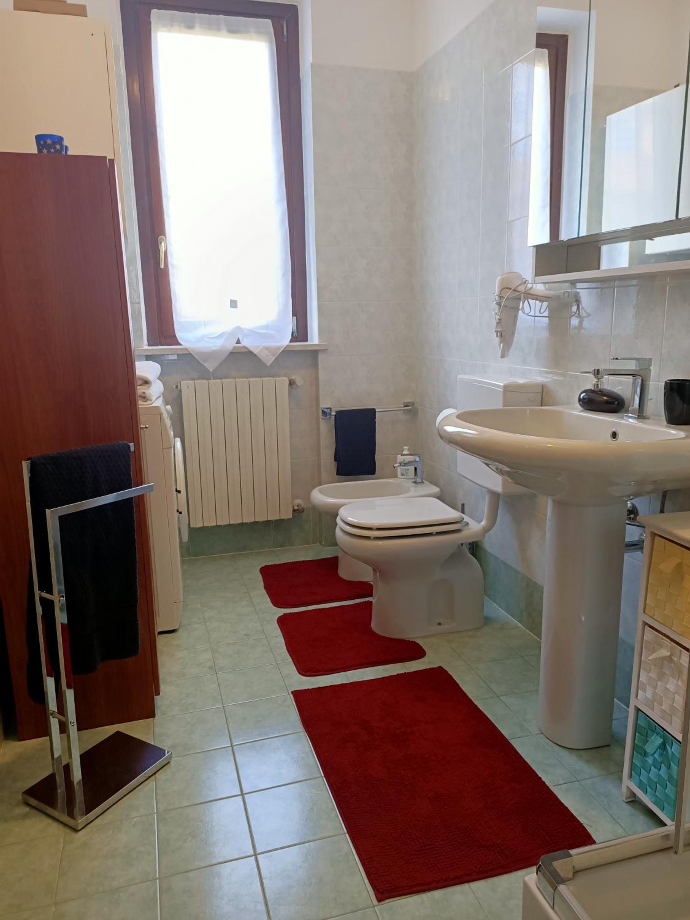 One-Bedroom Apartment - Photo 12